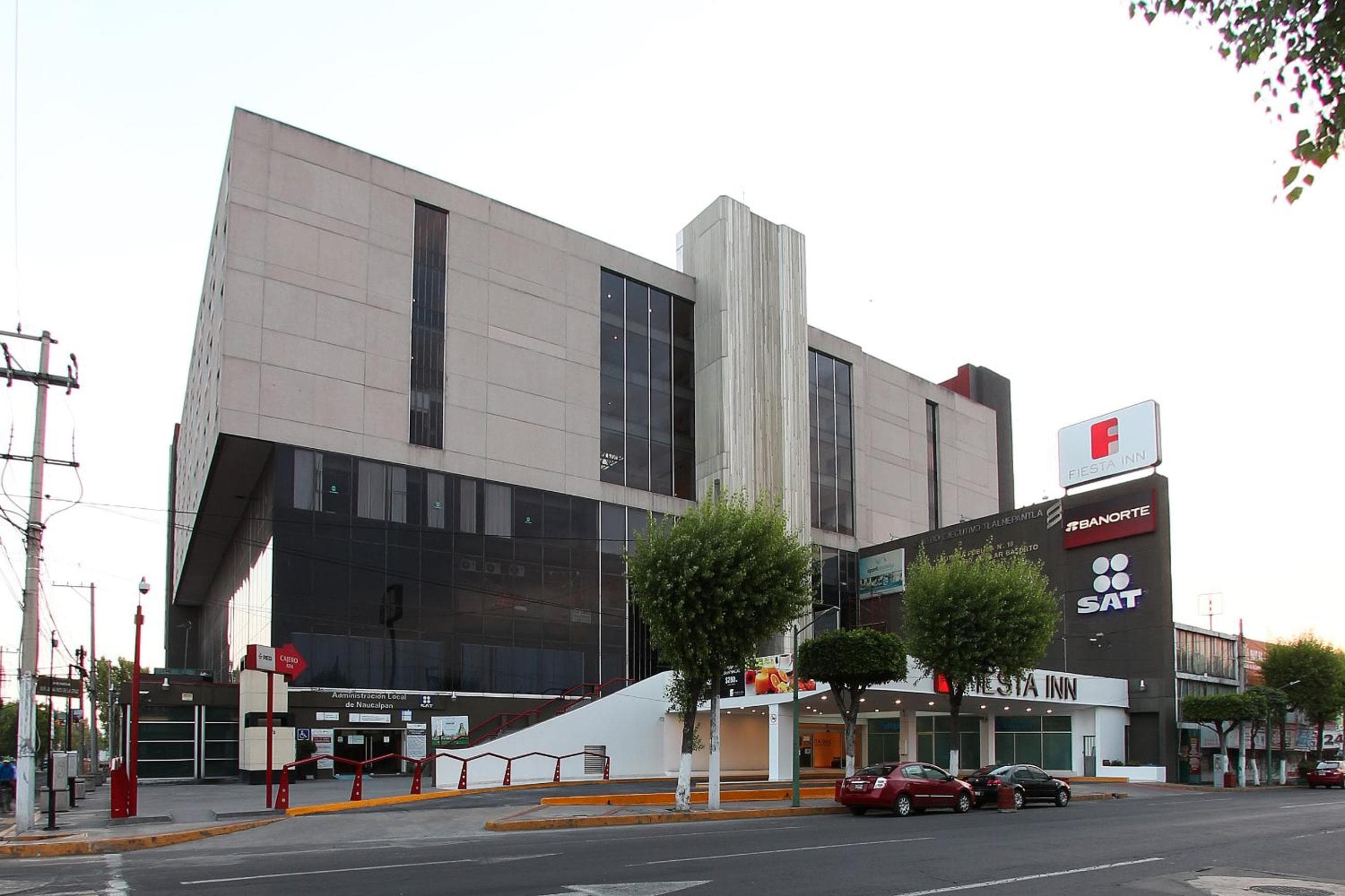 Fiesta Inn Tlalnepantla — 2