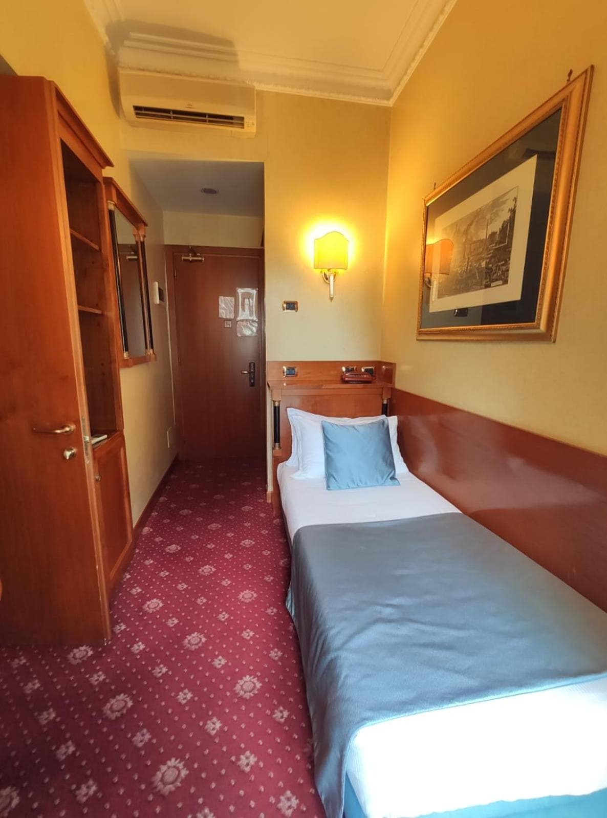 HotelMiami — 18