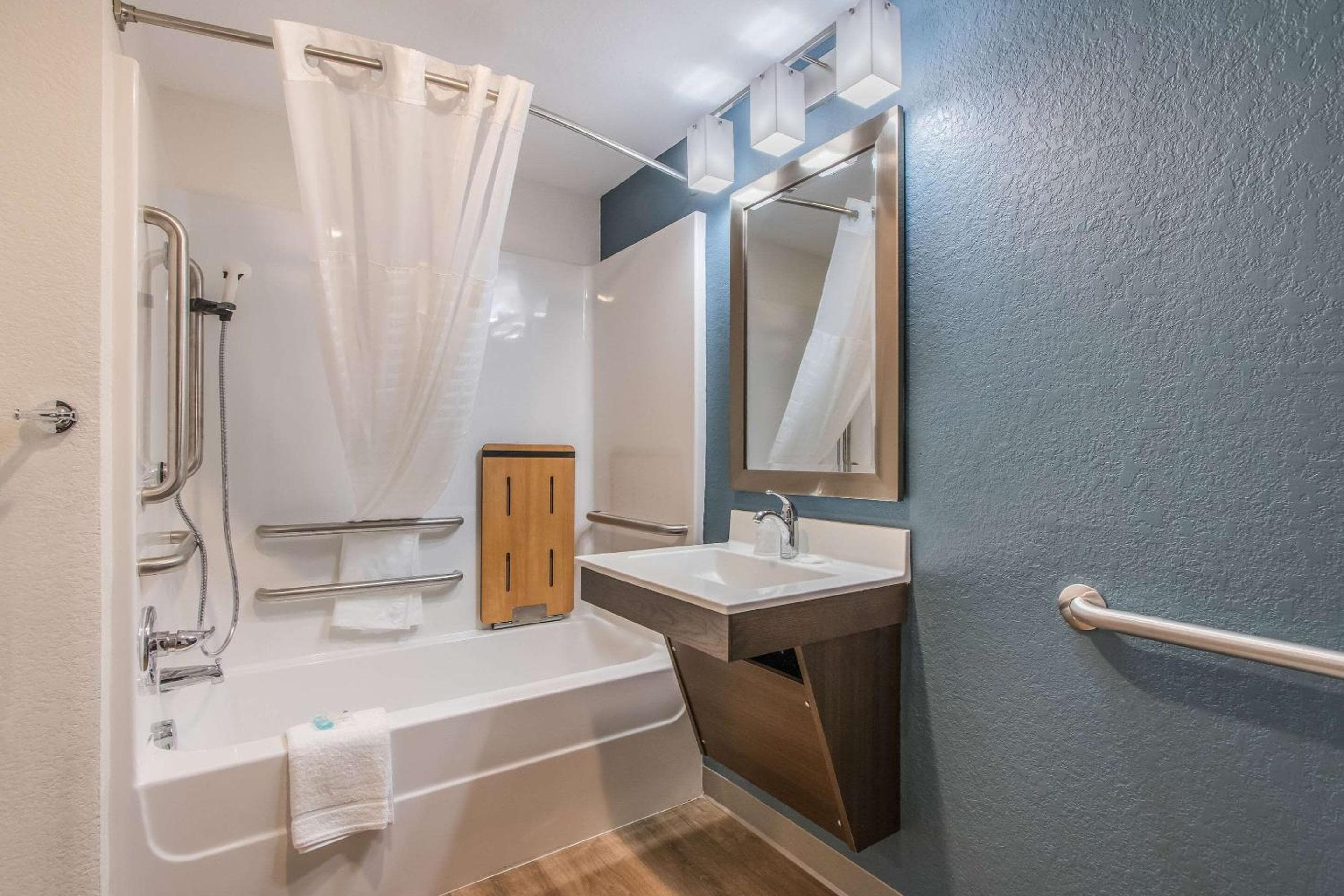 WoodSpring Suites Doral Miami Airport — 19