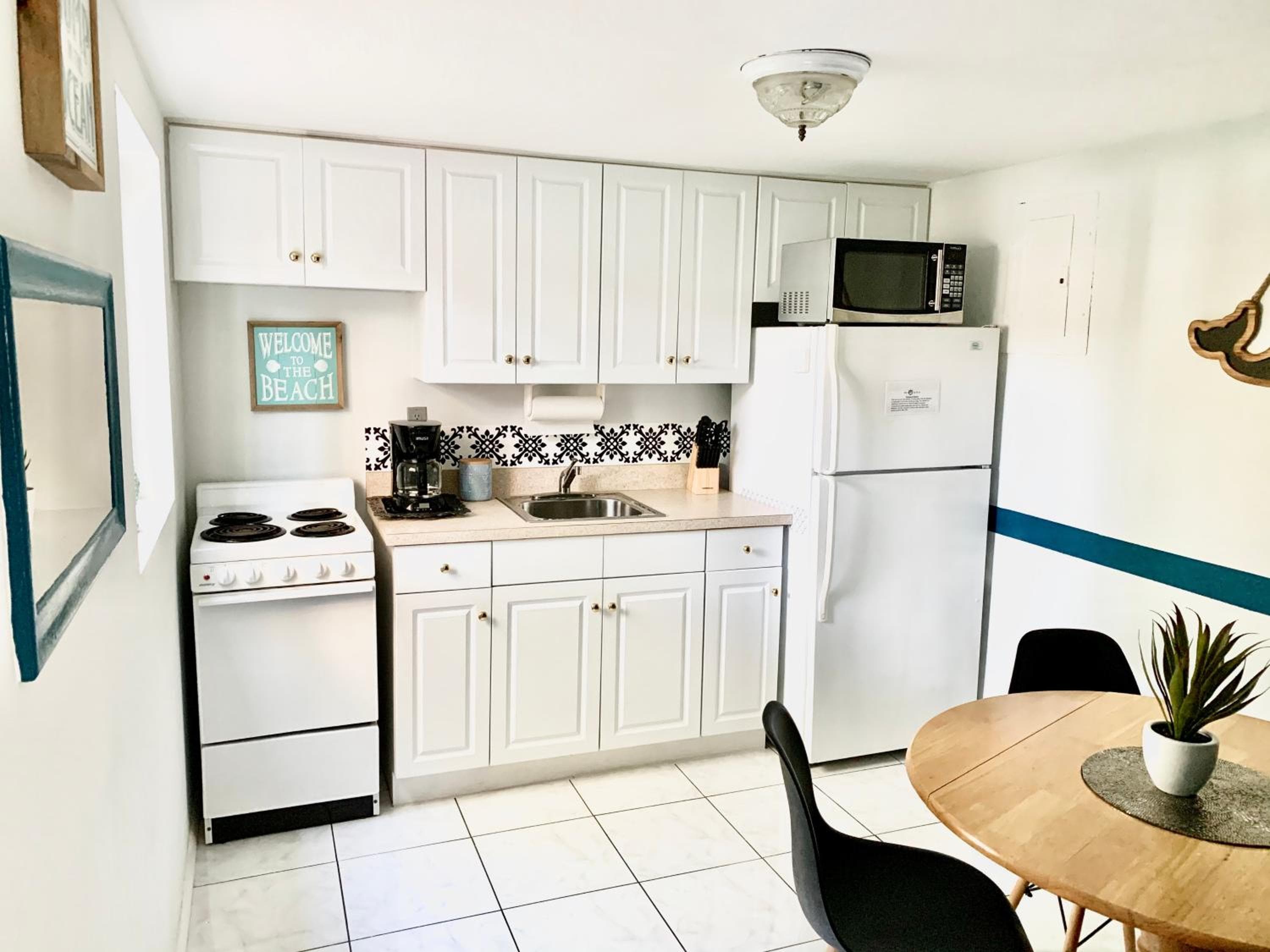 4145 By The Sea Inn & Suites — 7