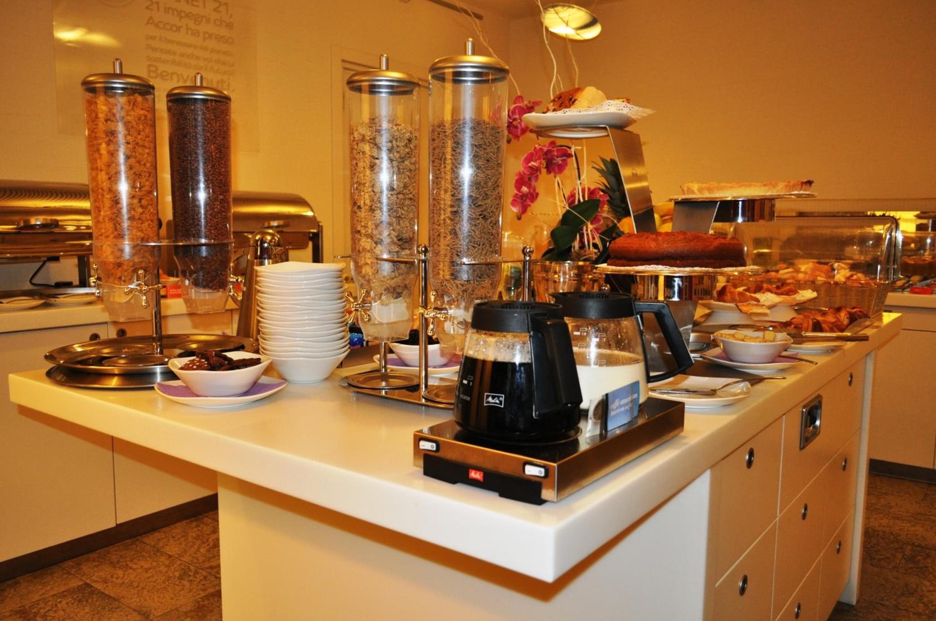 Hotel Mercure Milano Solari — 11