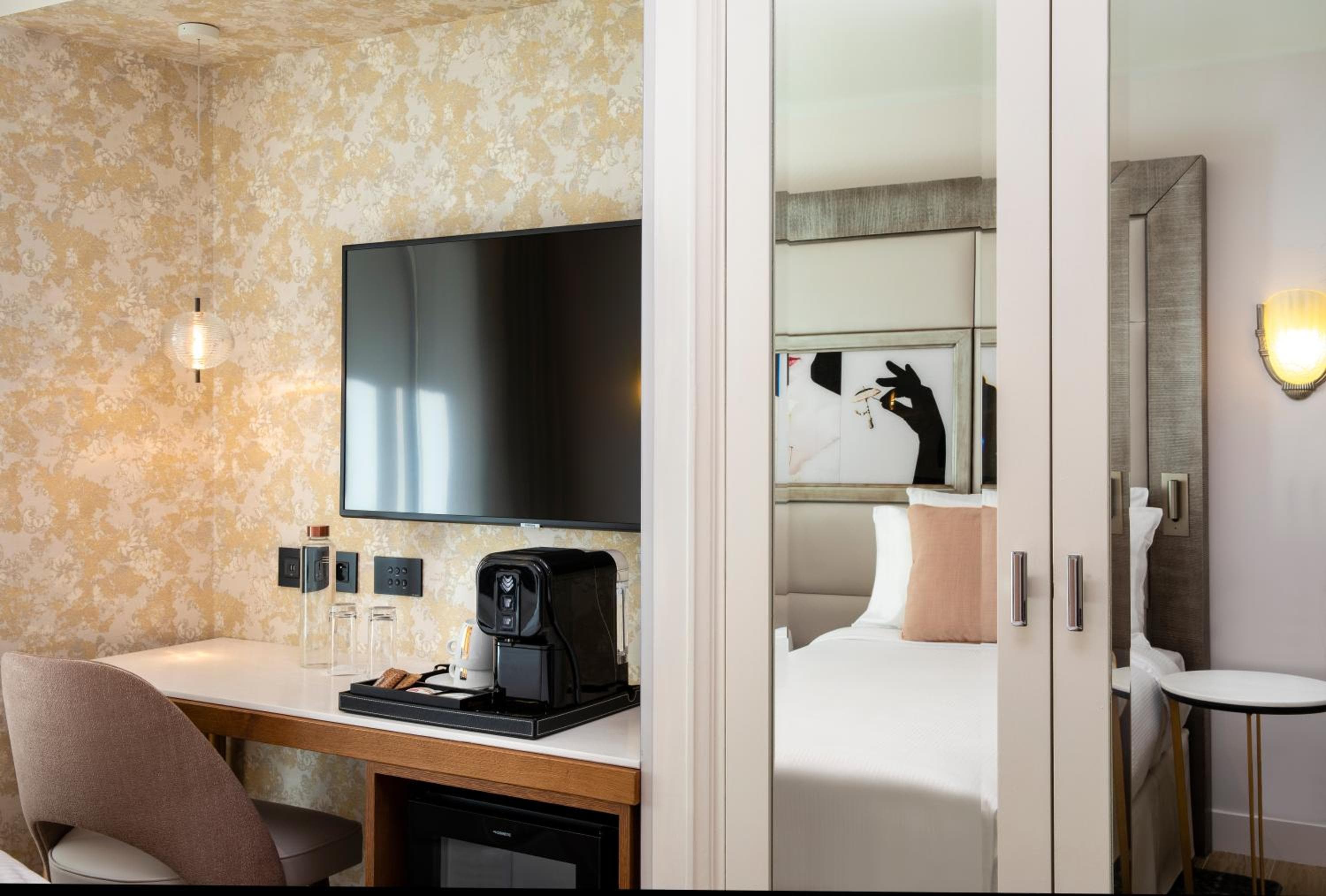 Hotel de los Campos Elíseos — 28
