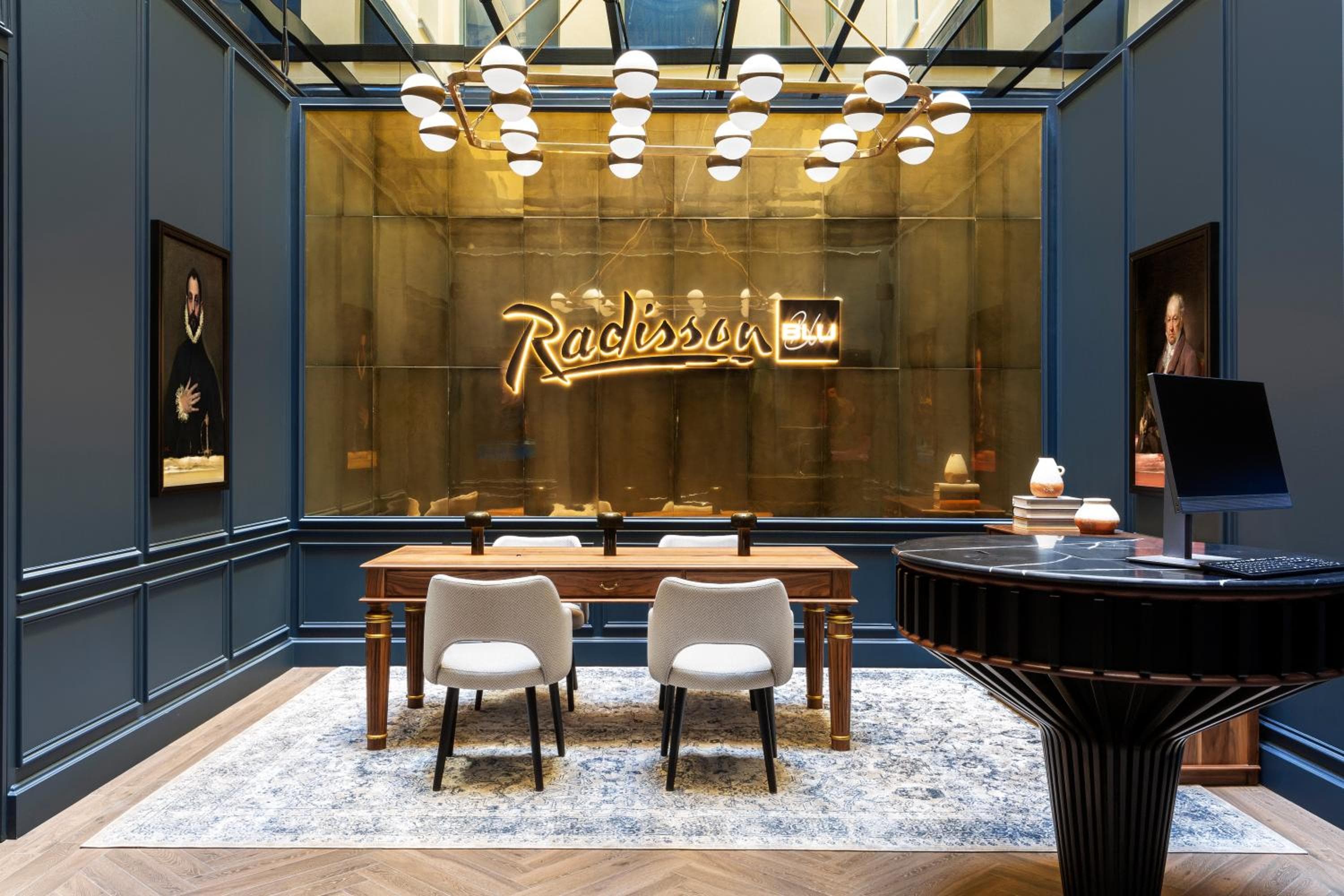 Radisson Blu Hotel, Madrid Prado — 18