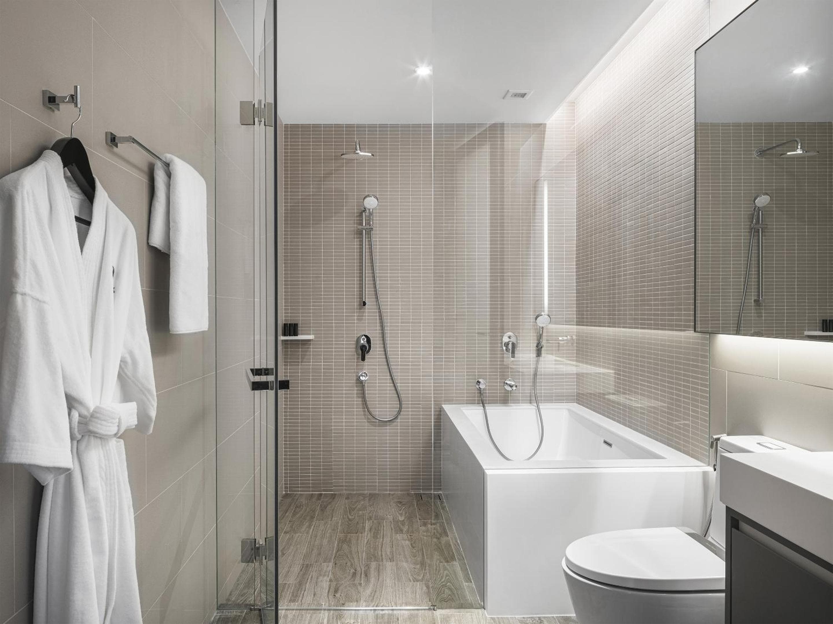 Oakwood Suites Bangkok — 2