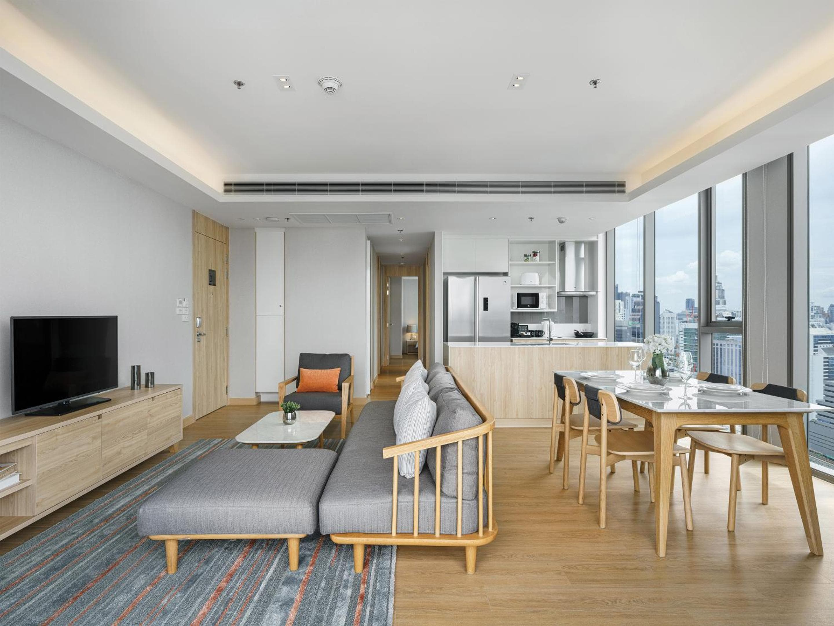 Oakwood Suites Bangkok — 22
