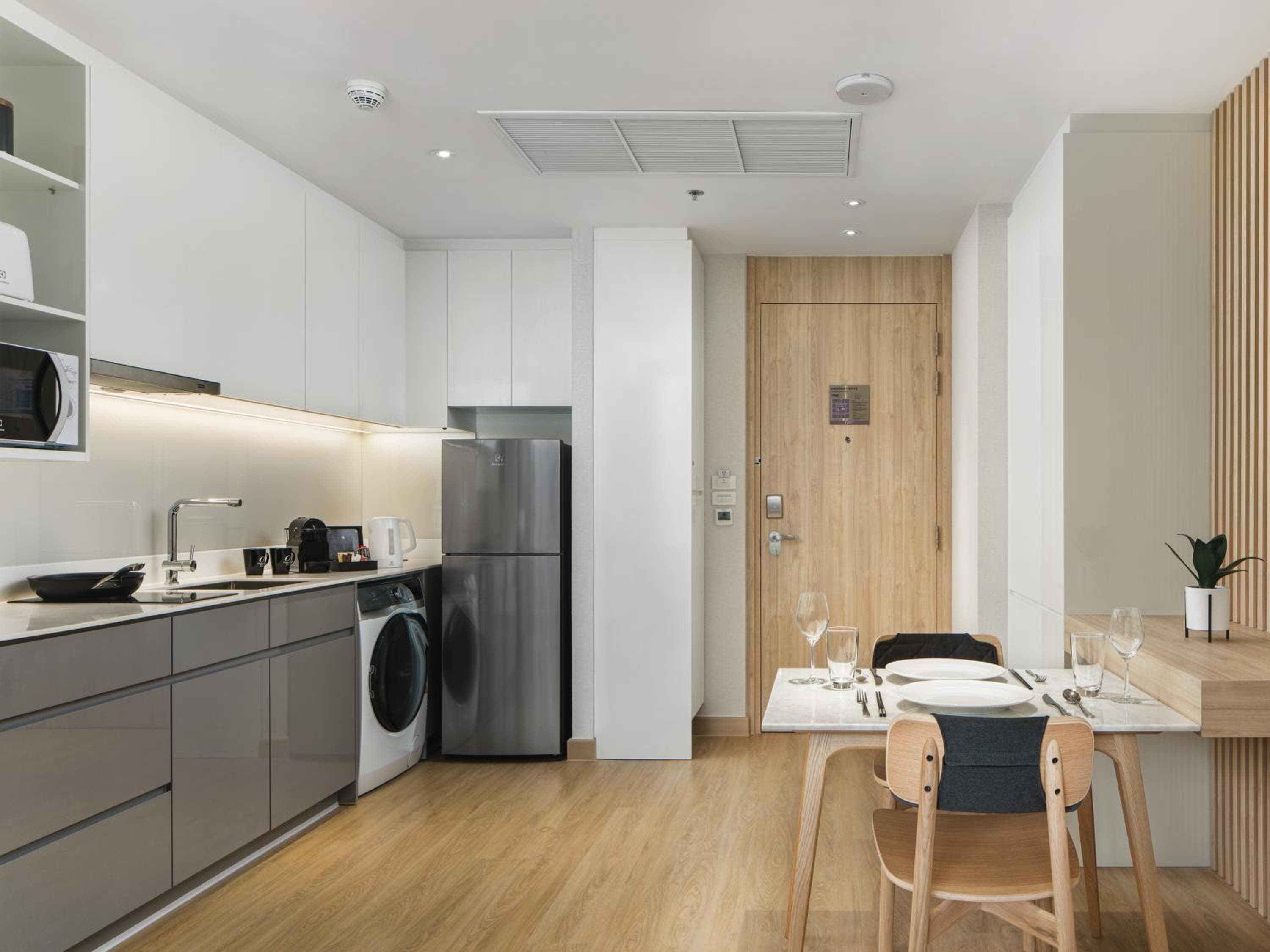 Oakwood Suites Bangkok — 27