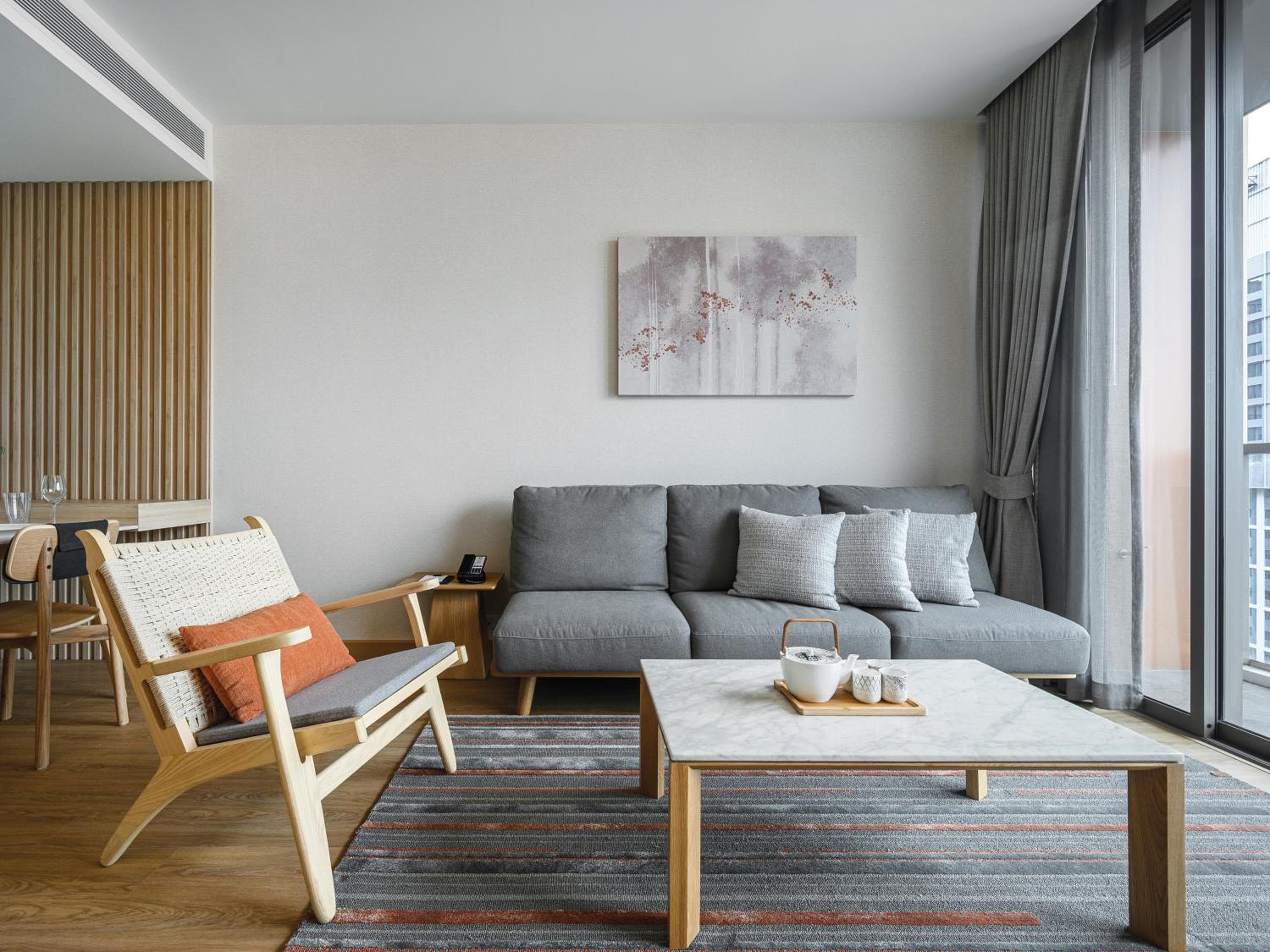 Oakwood Suites Bangkok — 28