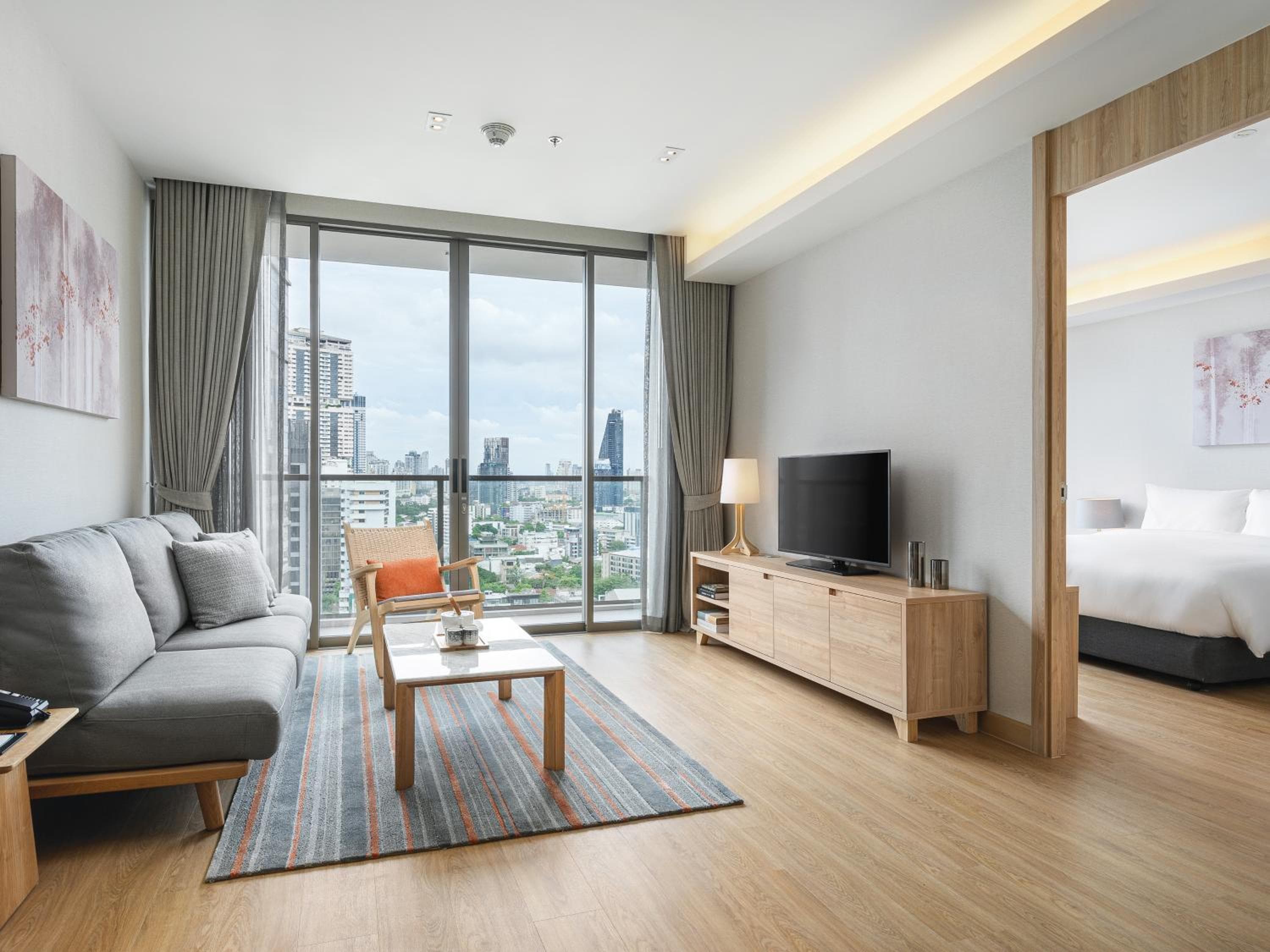 Oakwood Suites Bangkok — 29