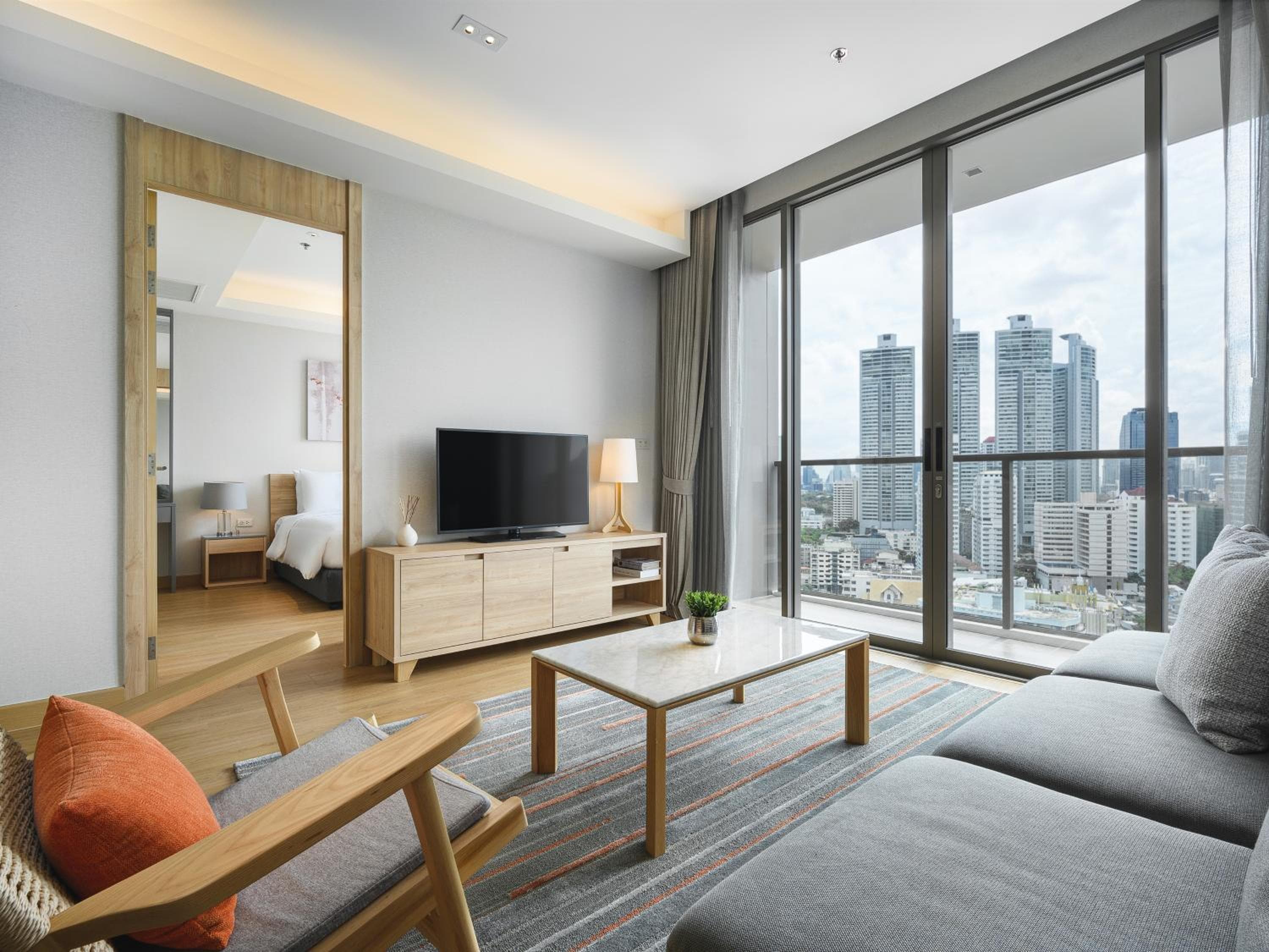 Oakwood Suites Bangkok — 23