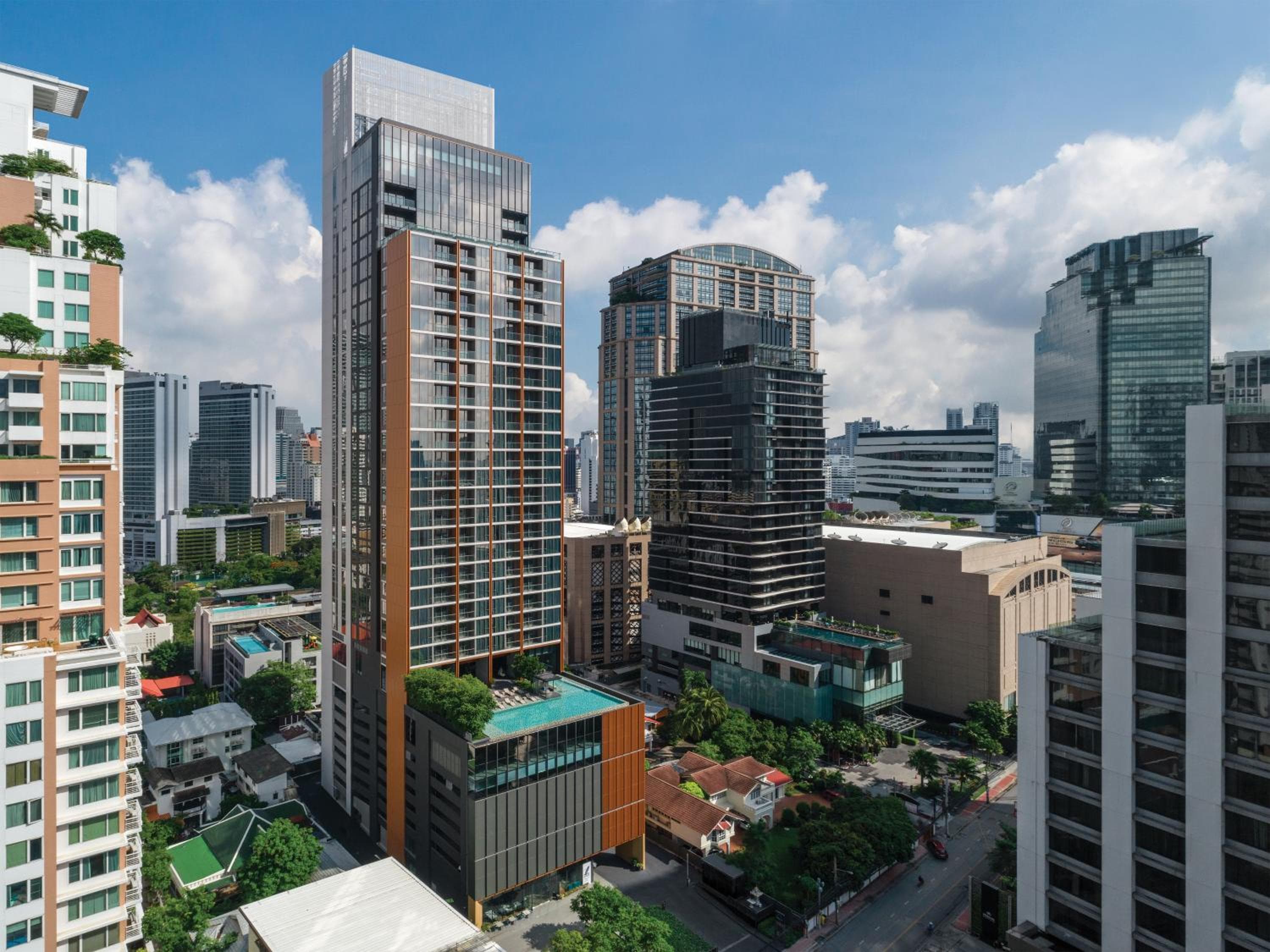Oakwood Suites Bangkok — 1