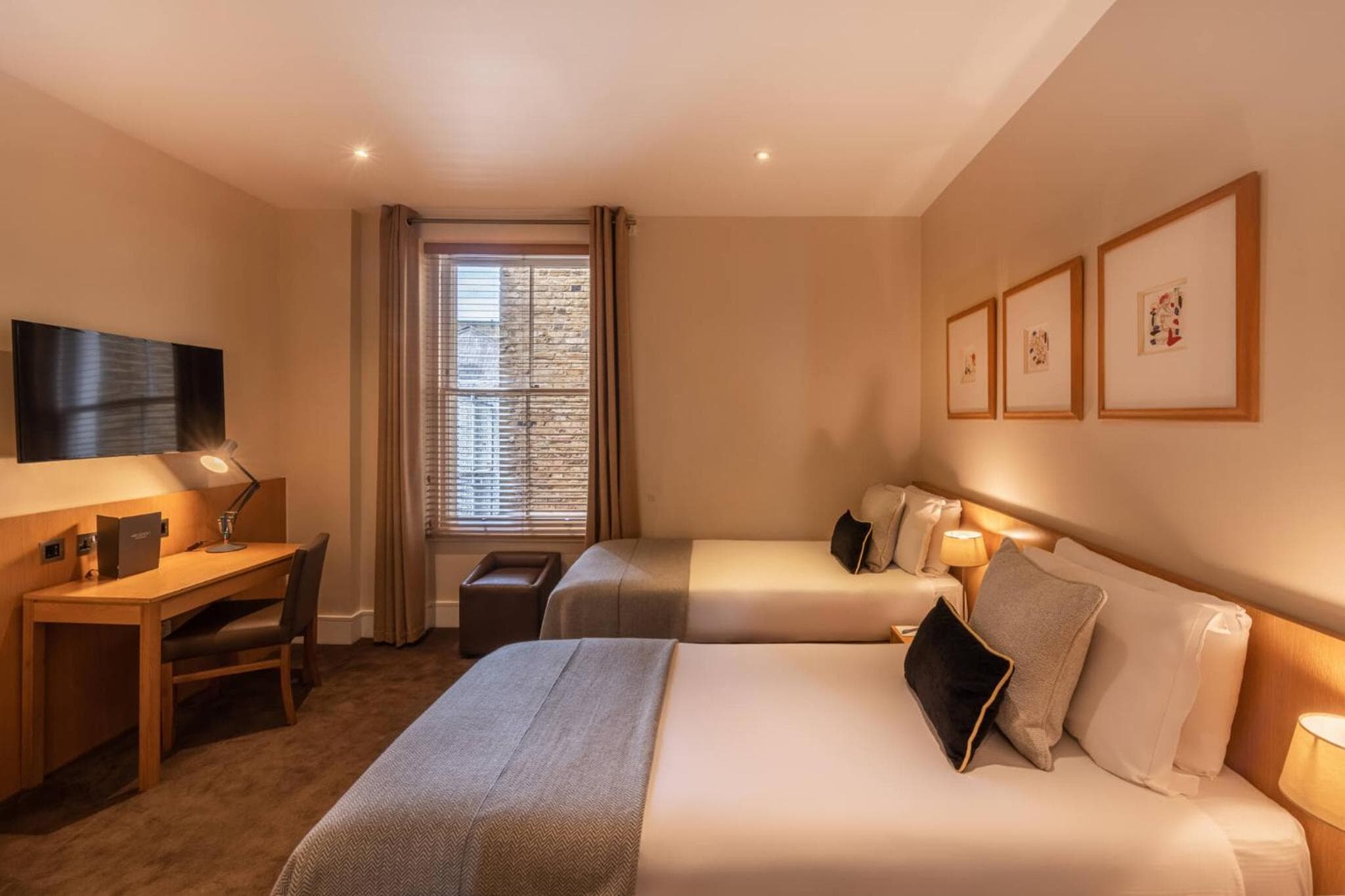 El residente Kensington — 7