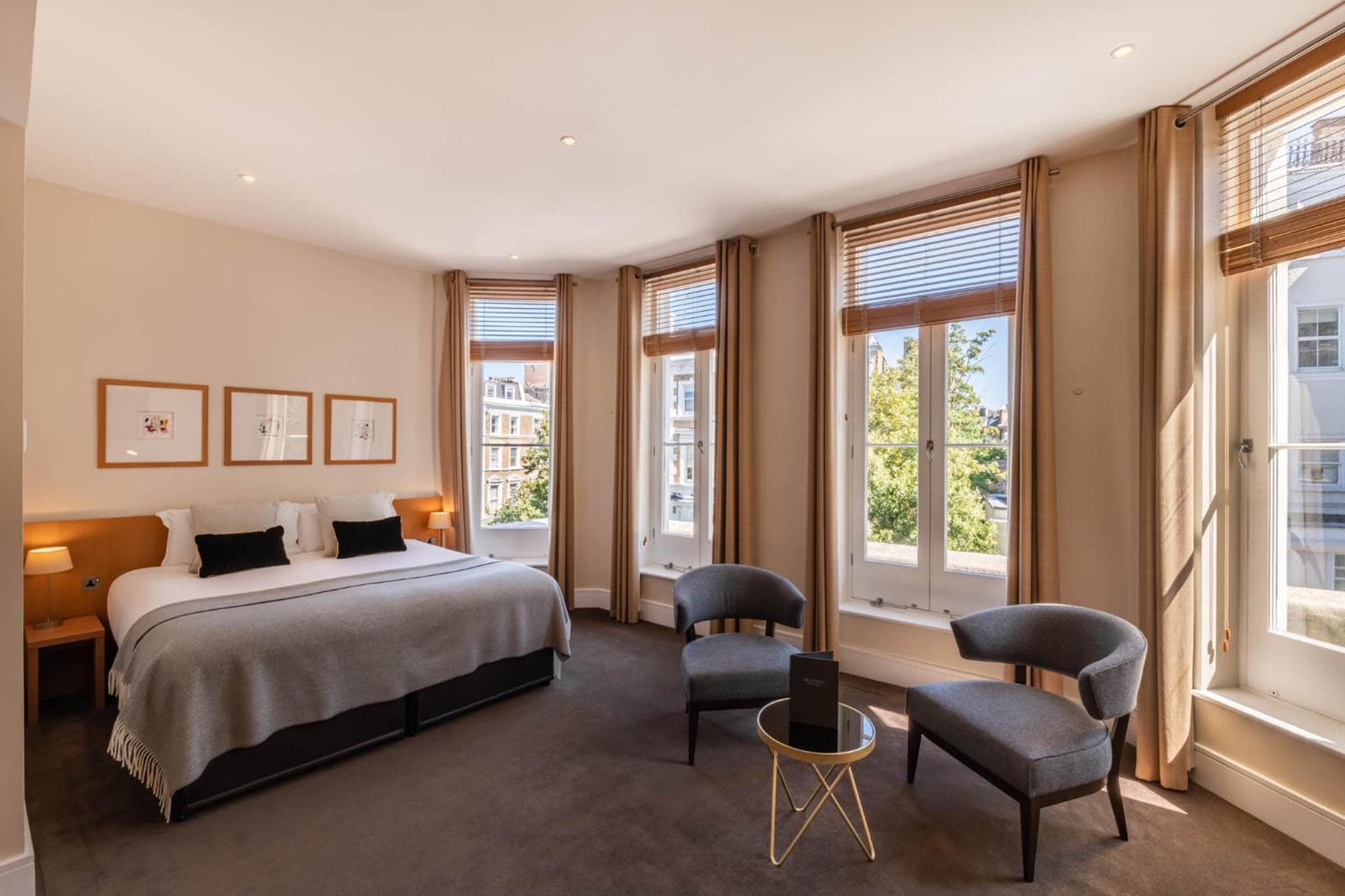 El residente Kensington — 28