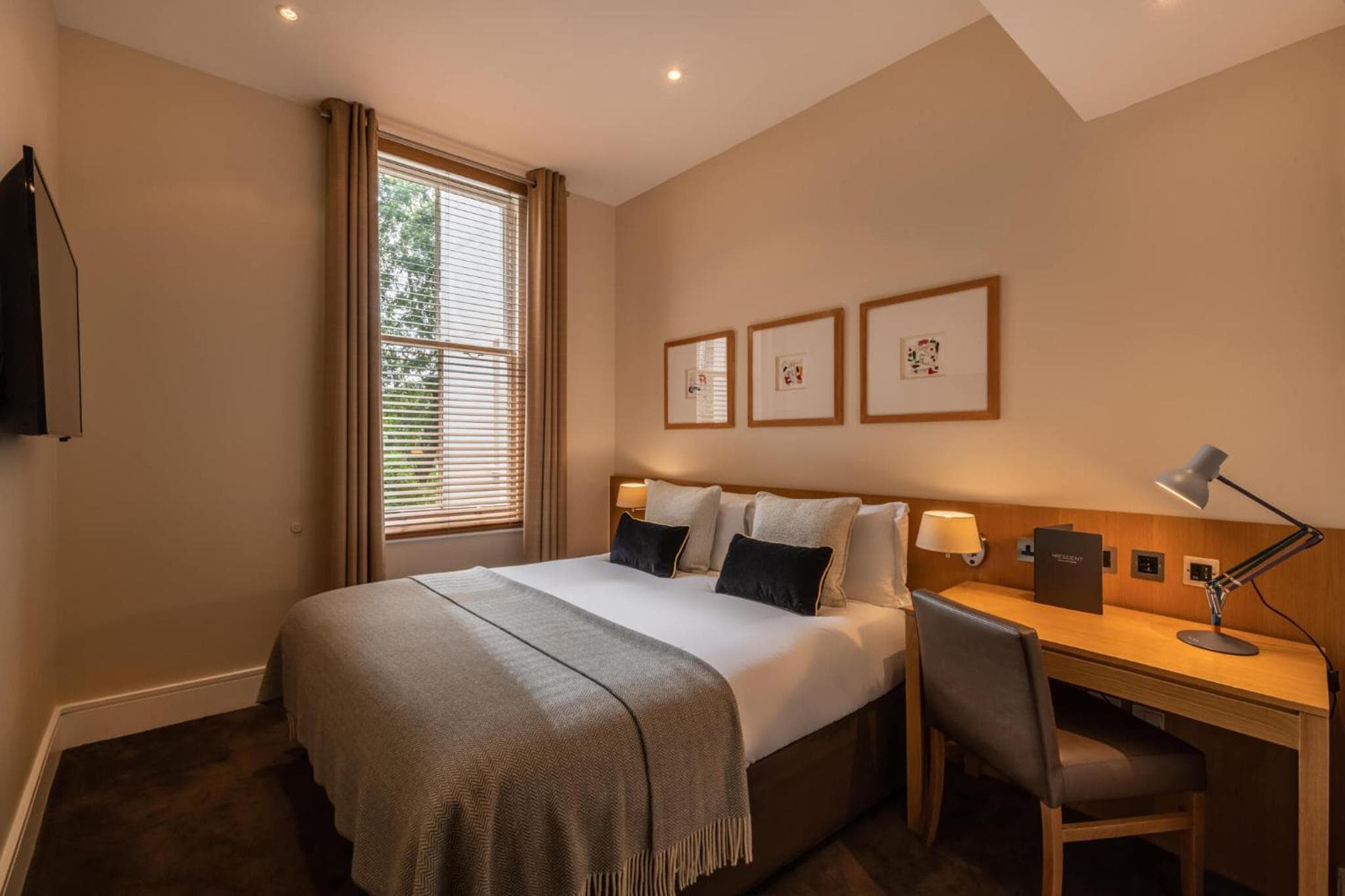 El residente Kensington — 18