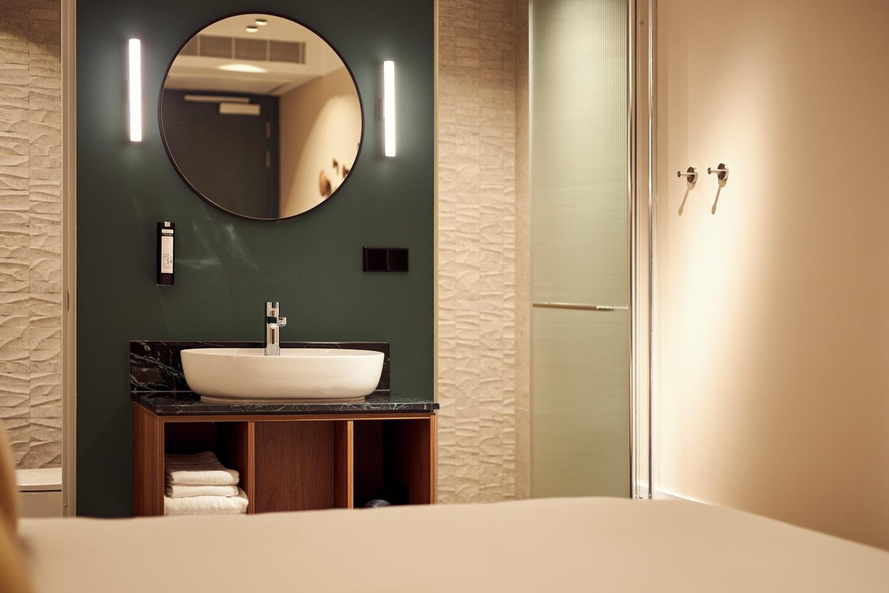 Met Hotel Amsterdam — 15