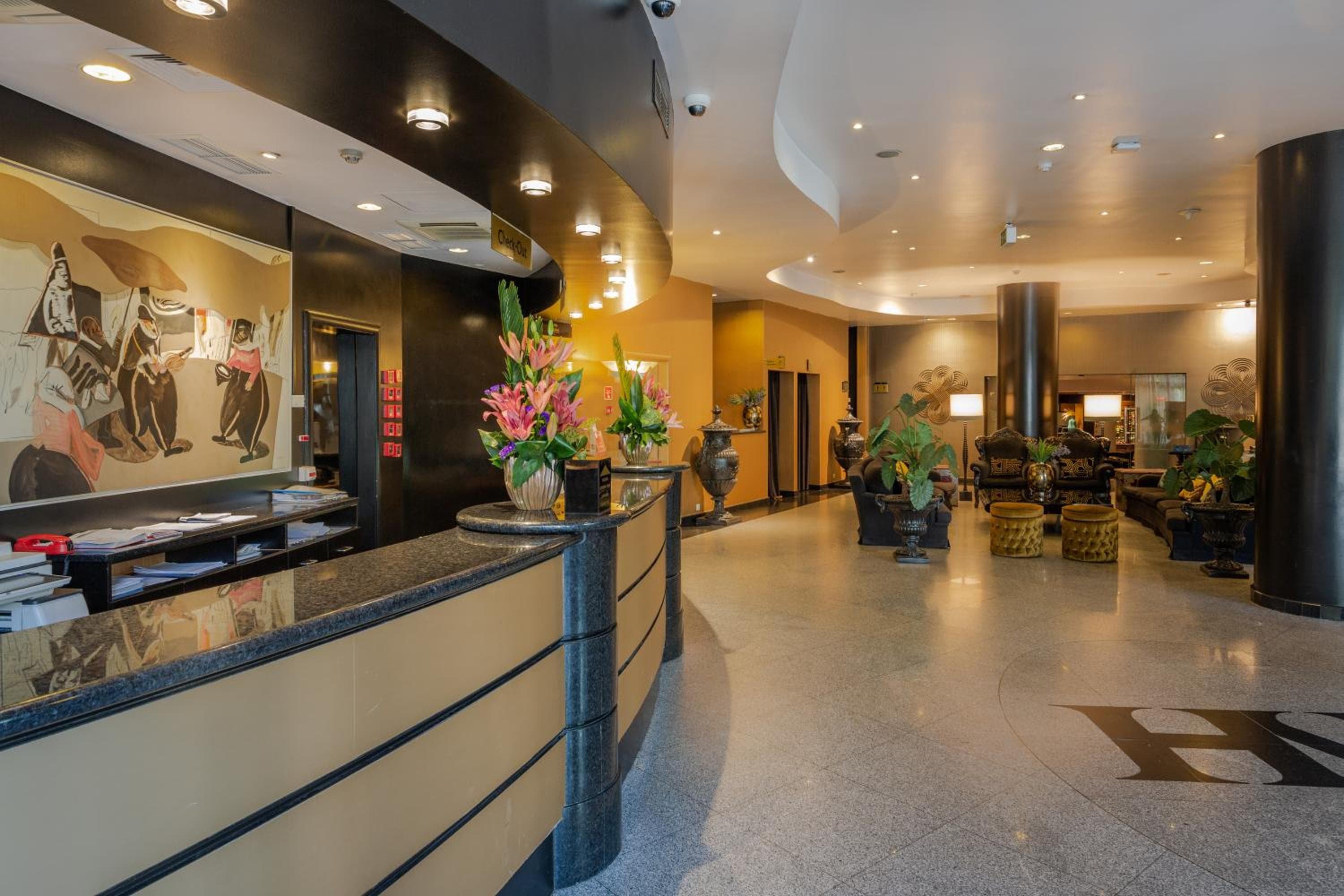 Hotel Mundial — 24