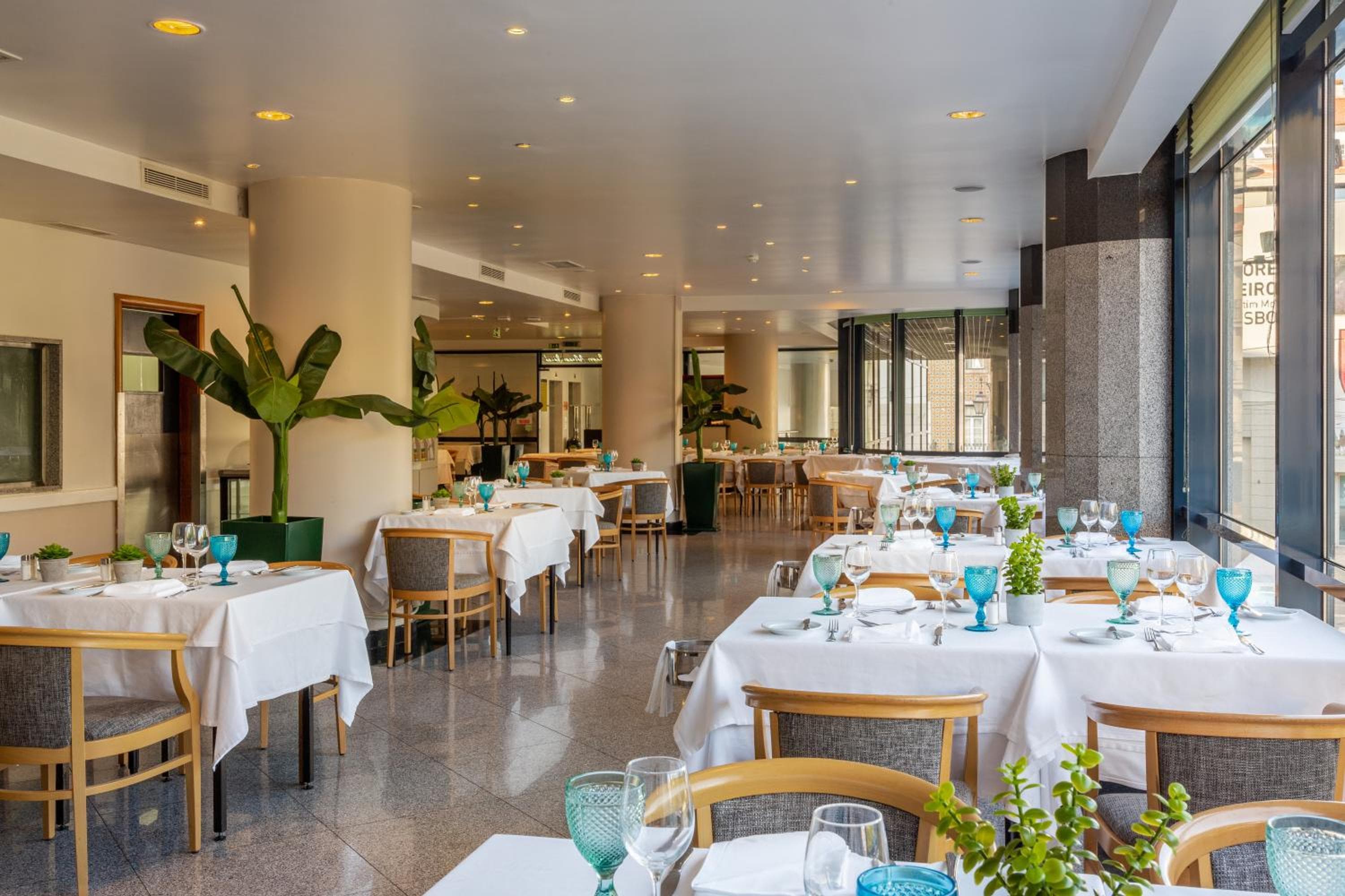Hotel Mundial — 10