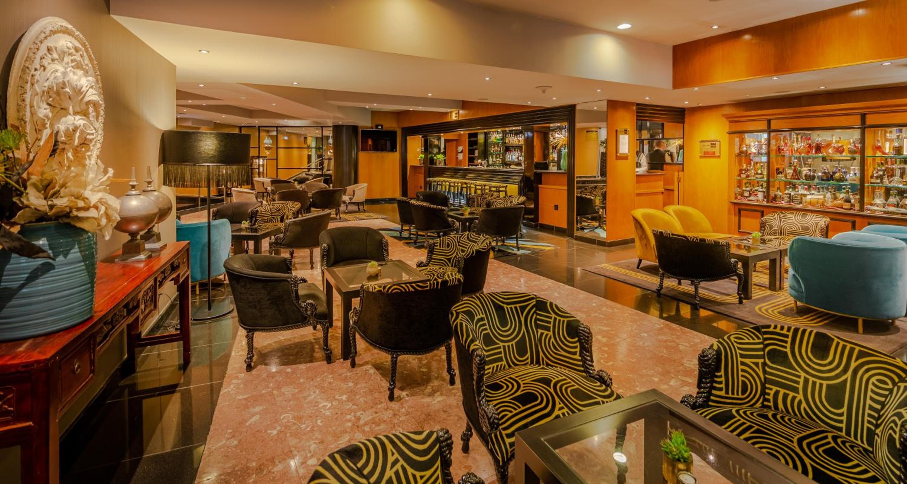 Hotel Mundial — 11