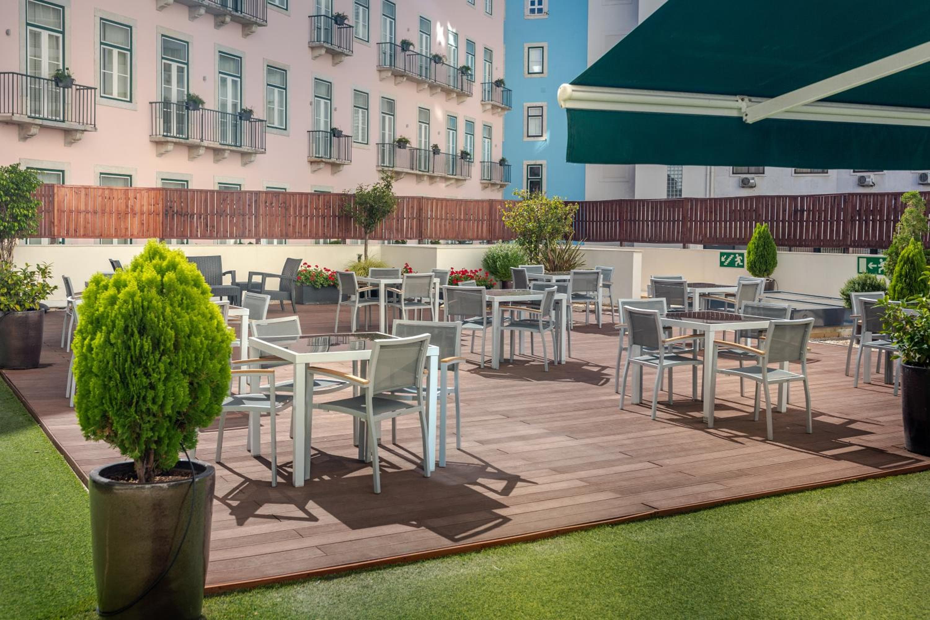 Hotel Mundial — 12