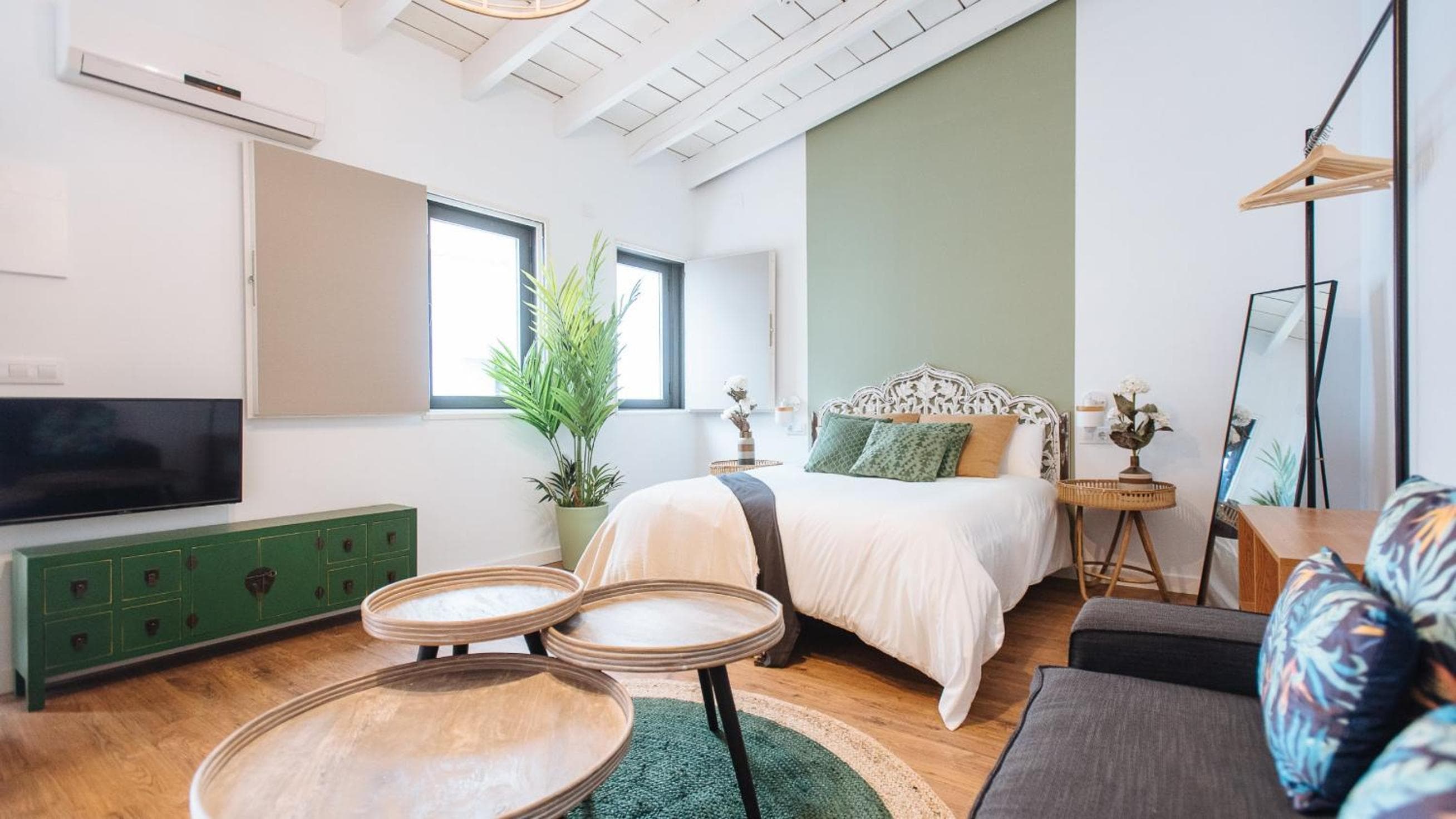 Lola de Triana Apartments — 1