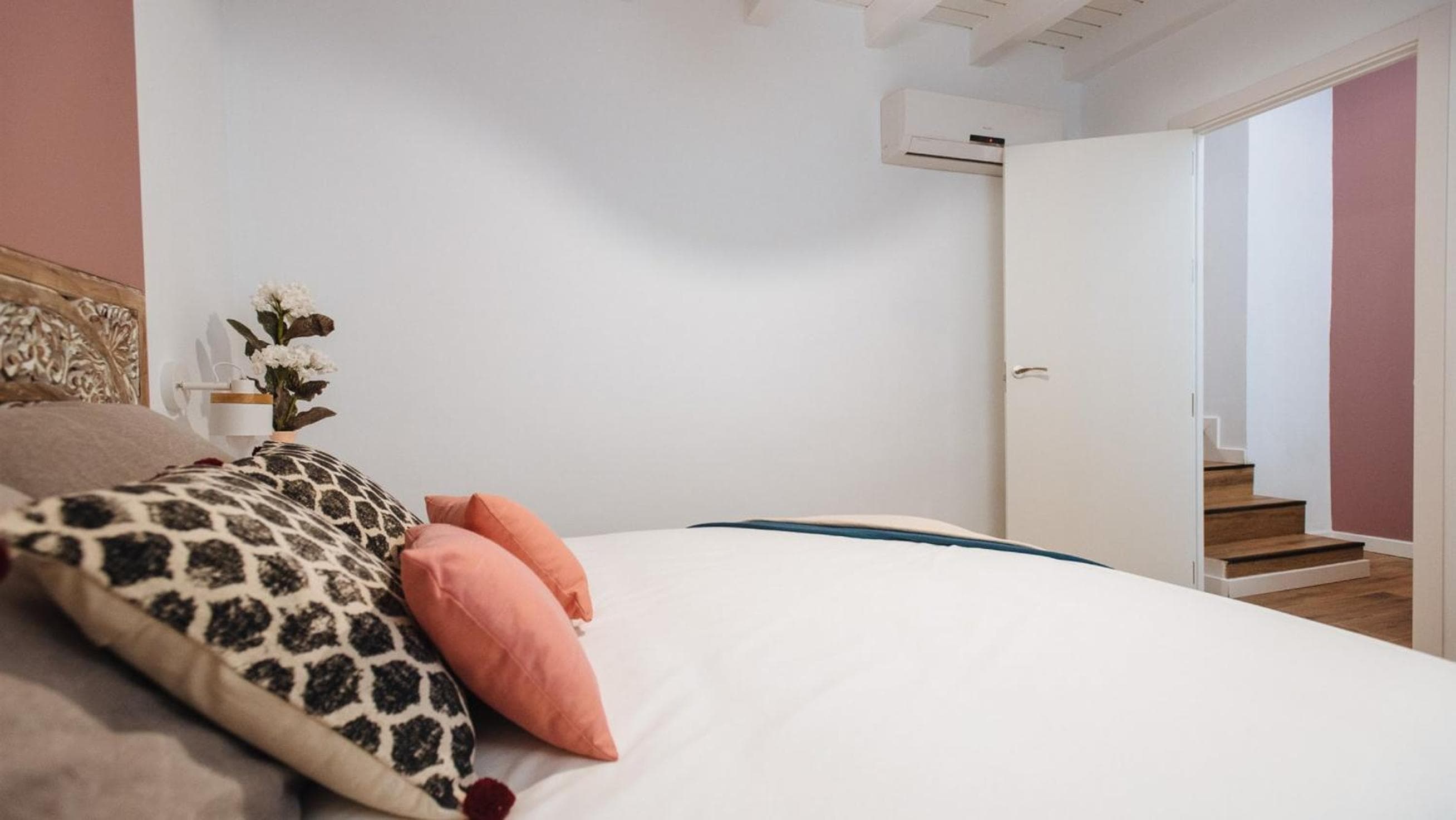Lola de Triana Apartments — 25