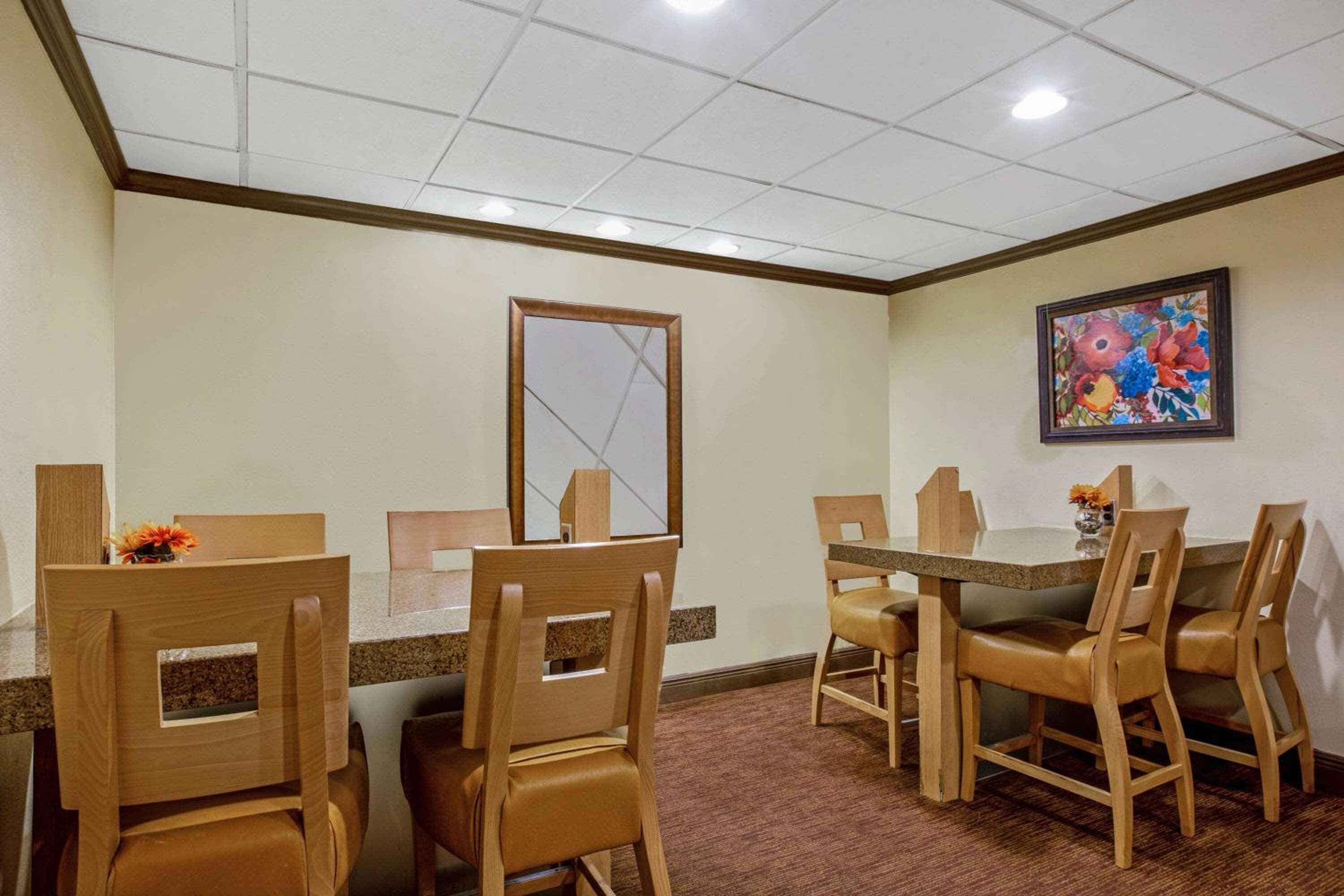 La Quinta by Wyndham Miami Cutler Bay — 5