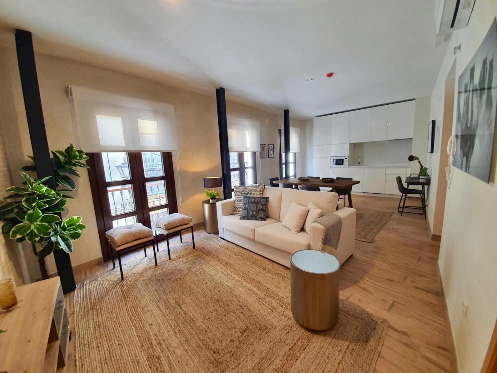 MH Apartments Central Sevilla — 7