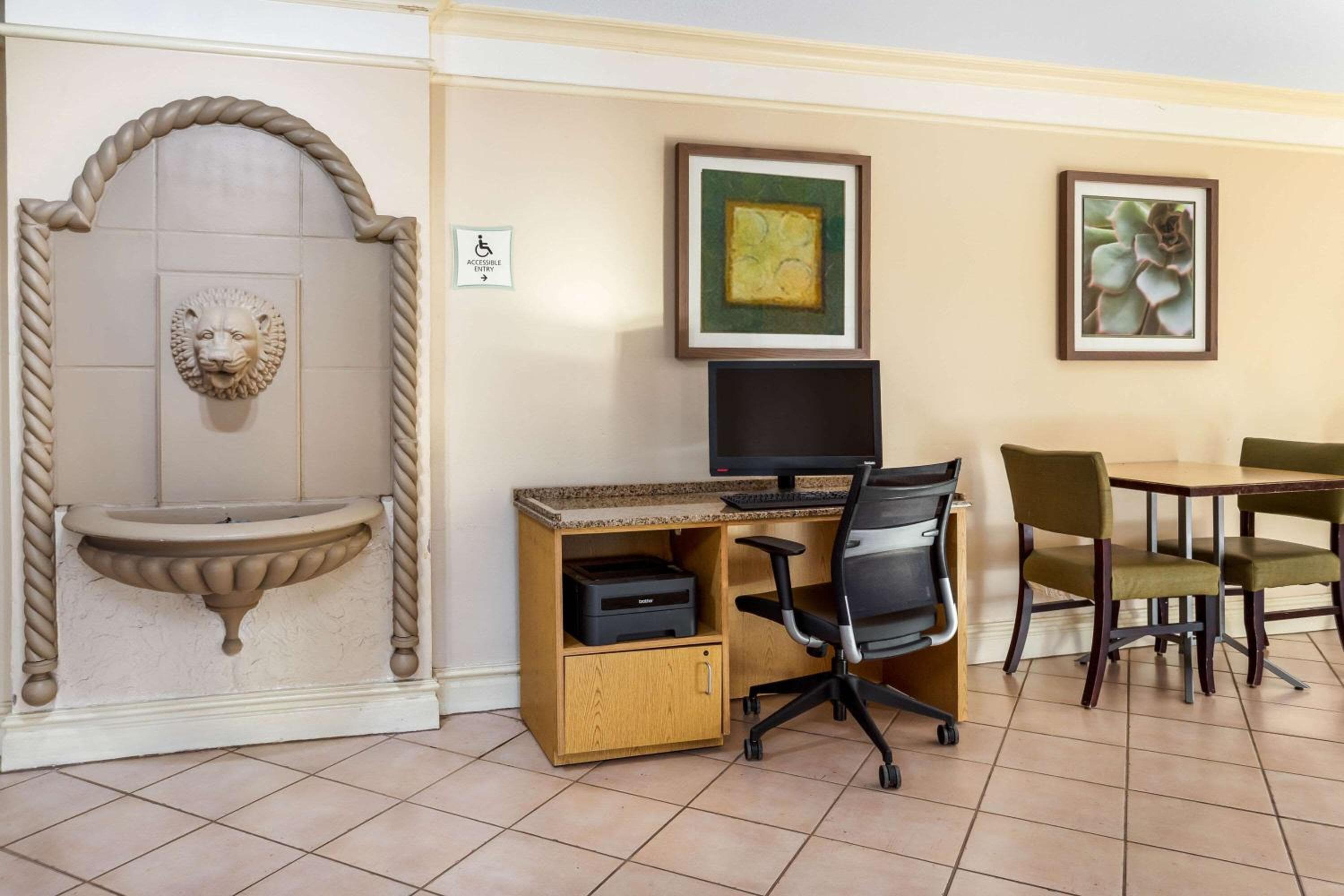 La Quinta Inn Tampa Airport Stadium Westshore — 28