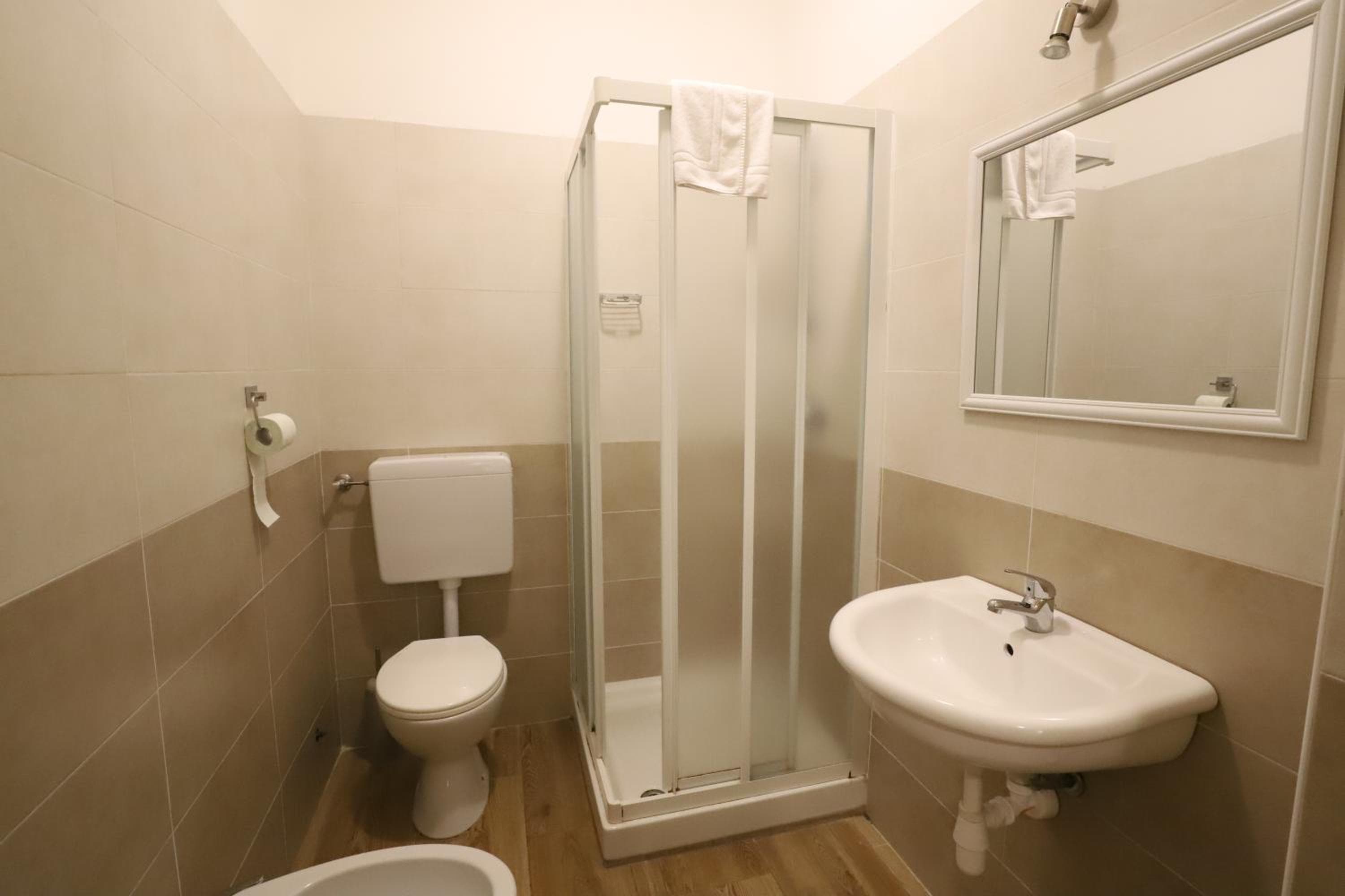 Golden Milano Hotel — 27