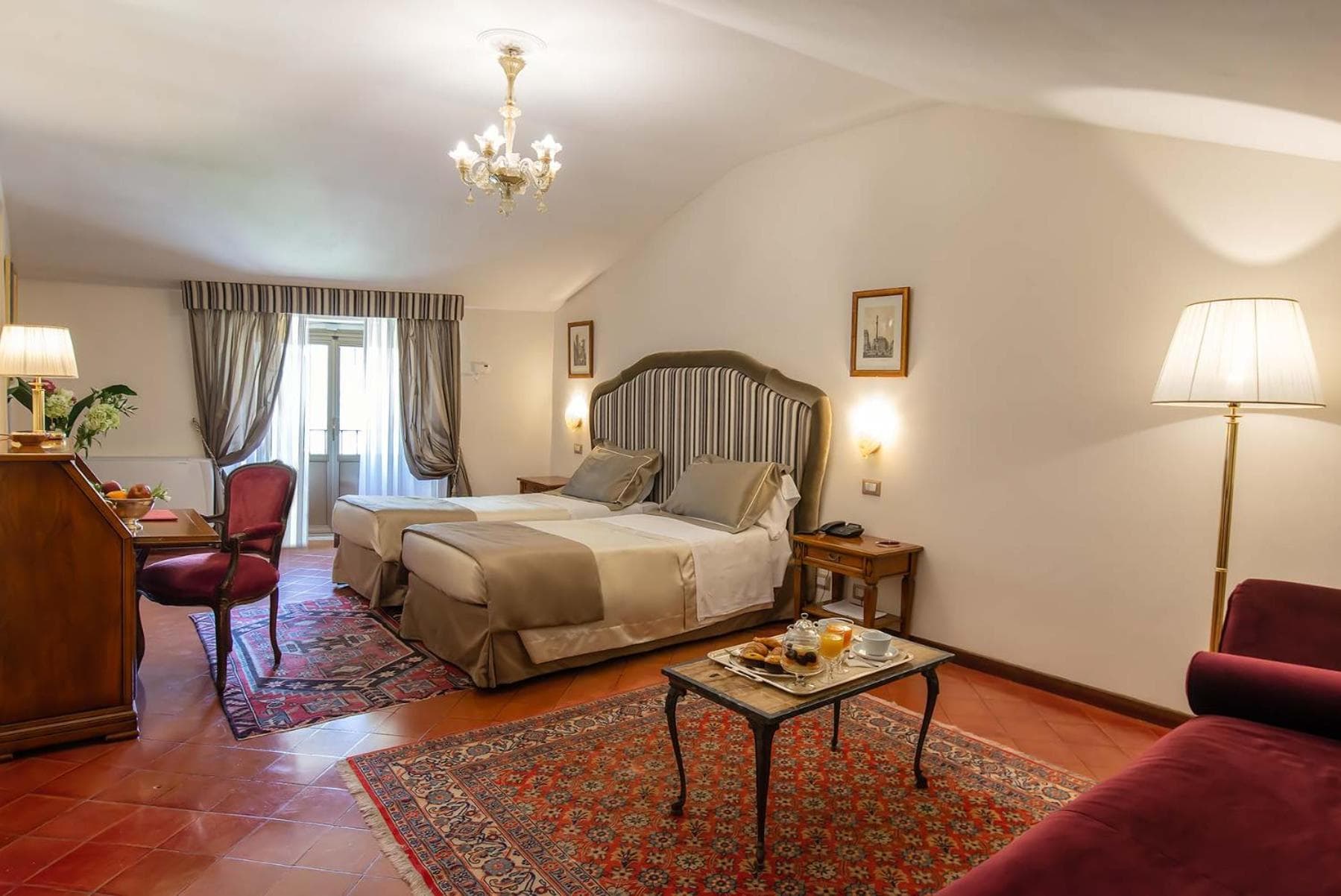 Hotel Forum — 15