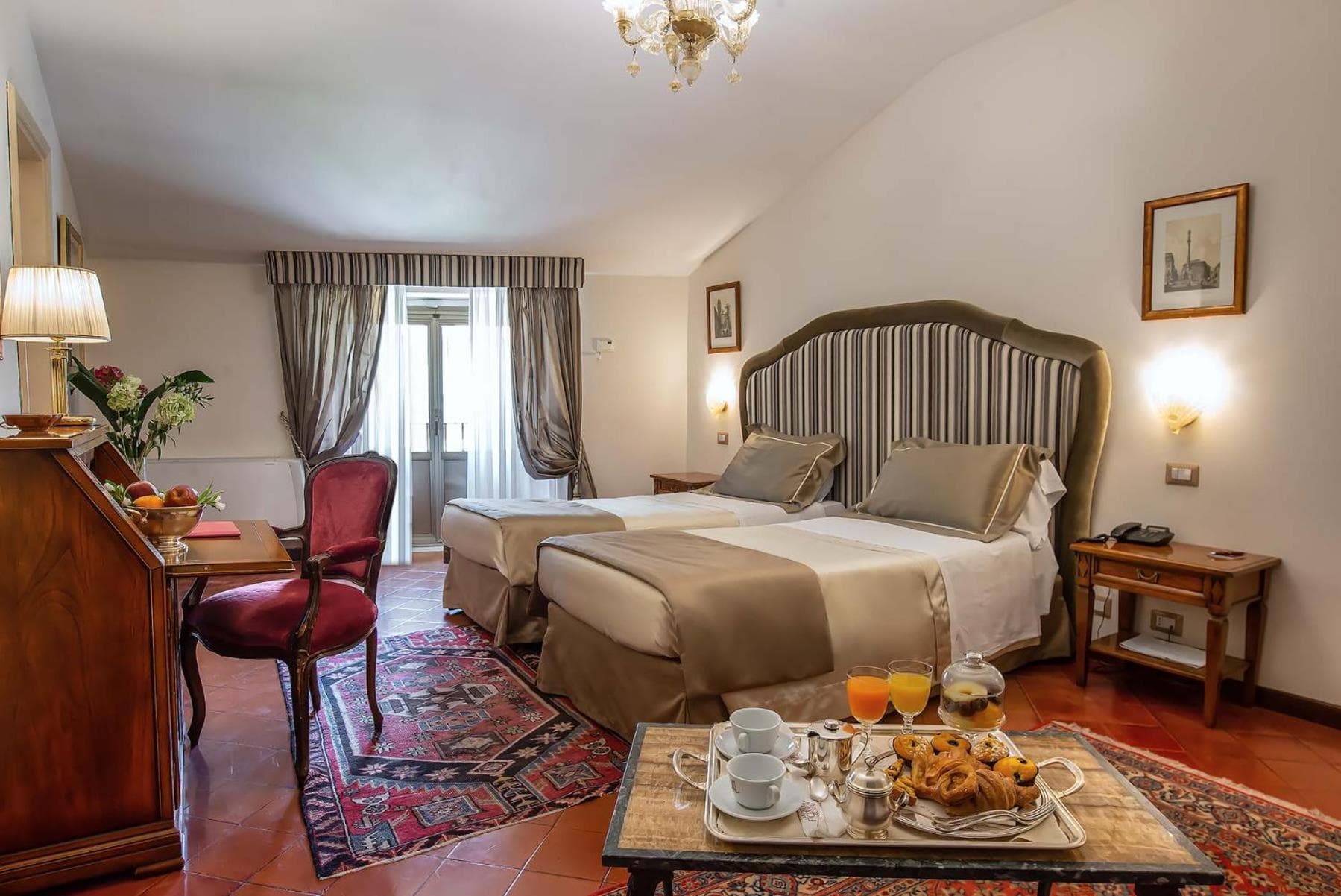 Hotel Forum — 14