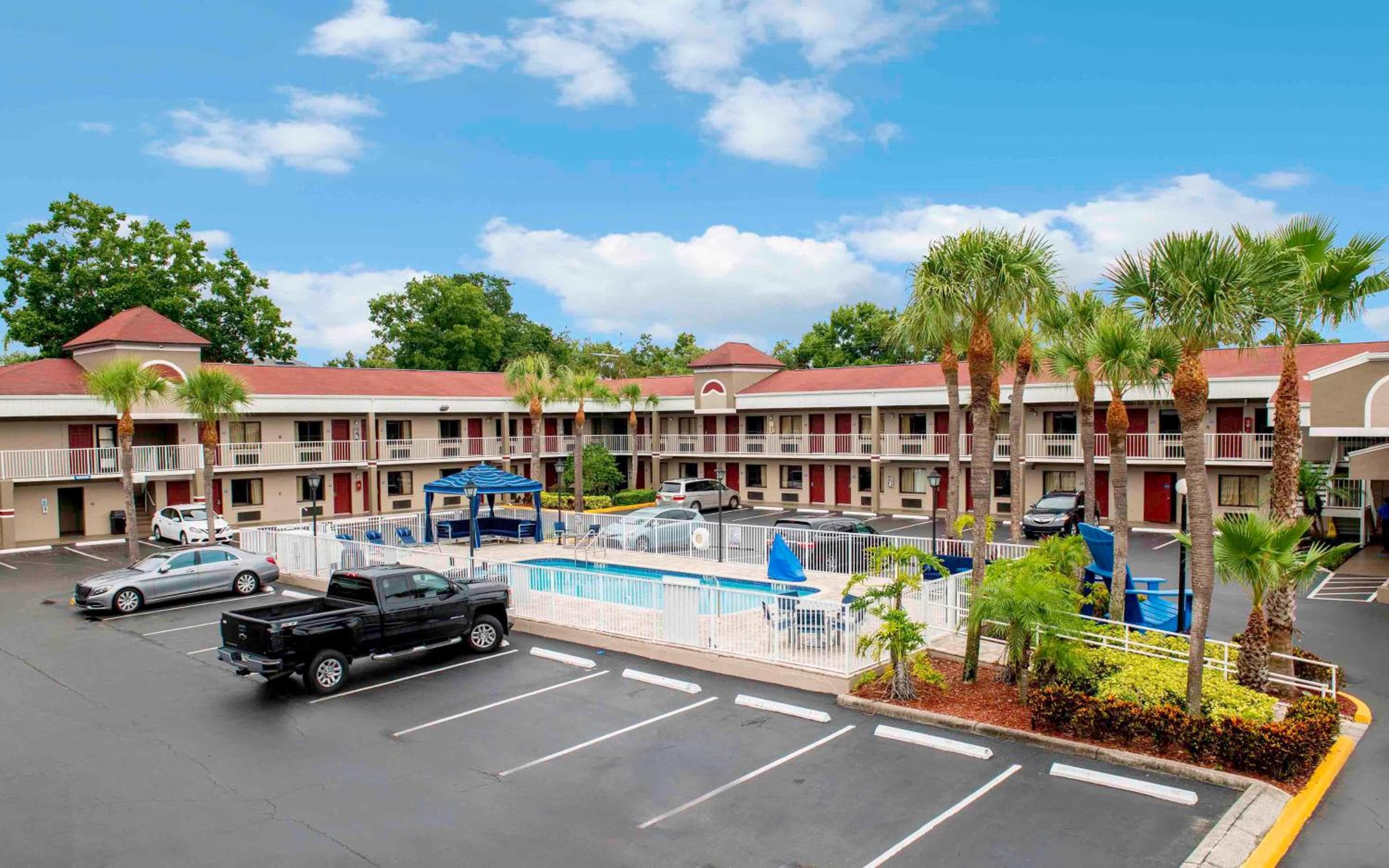 Hotel Süd Tampa & Suiten — 3