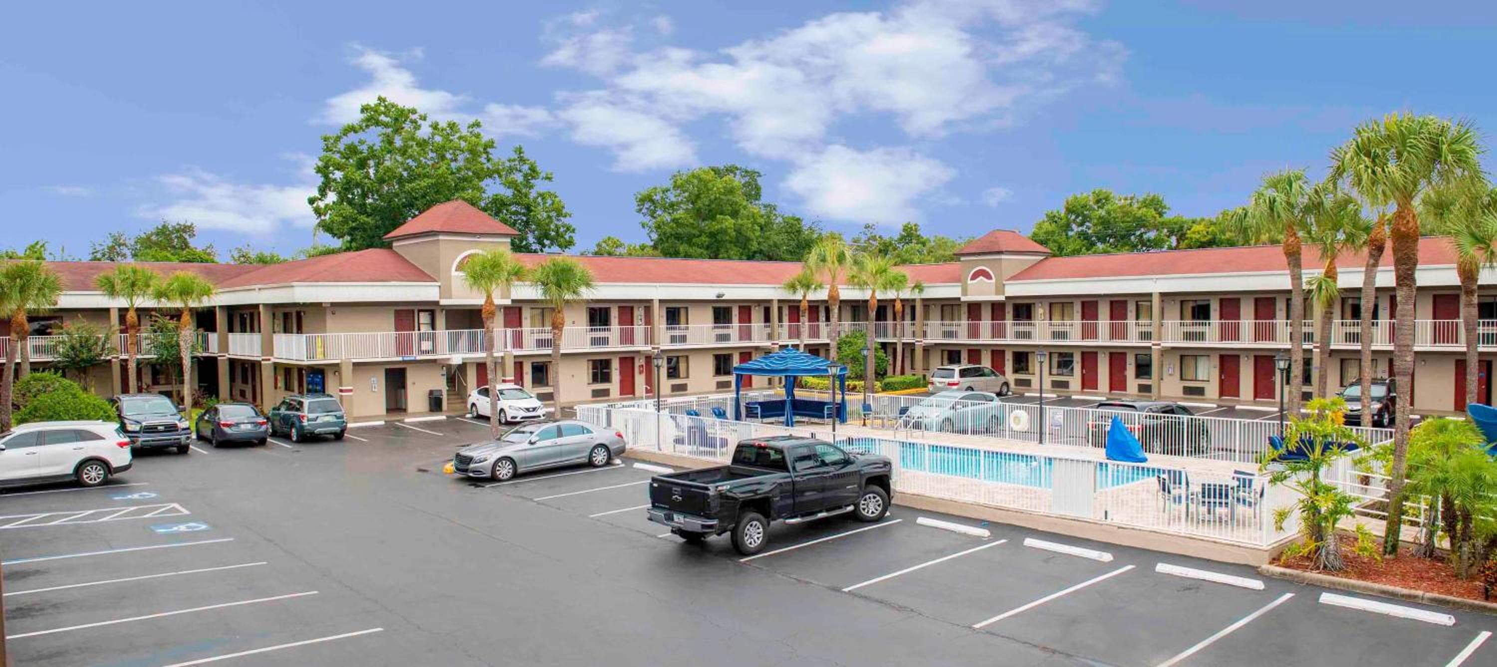 Hotel Süd Tampa & Suiten — 4