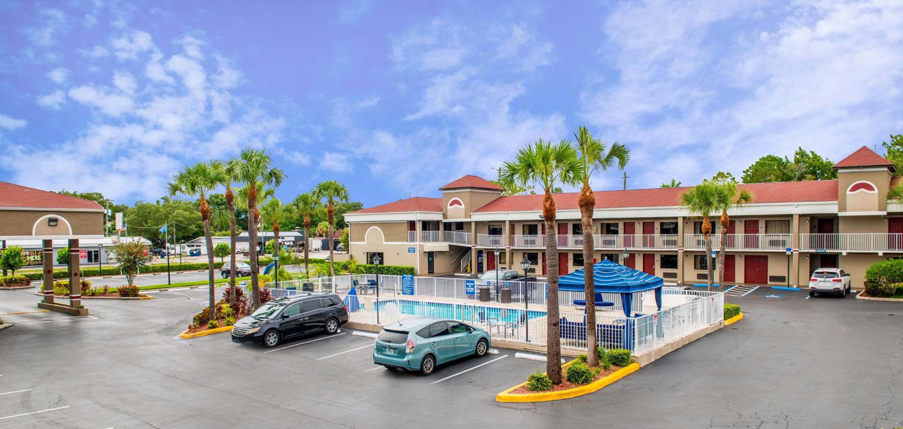 Hotel Süd Tampa & Suiten — 7