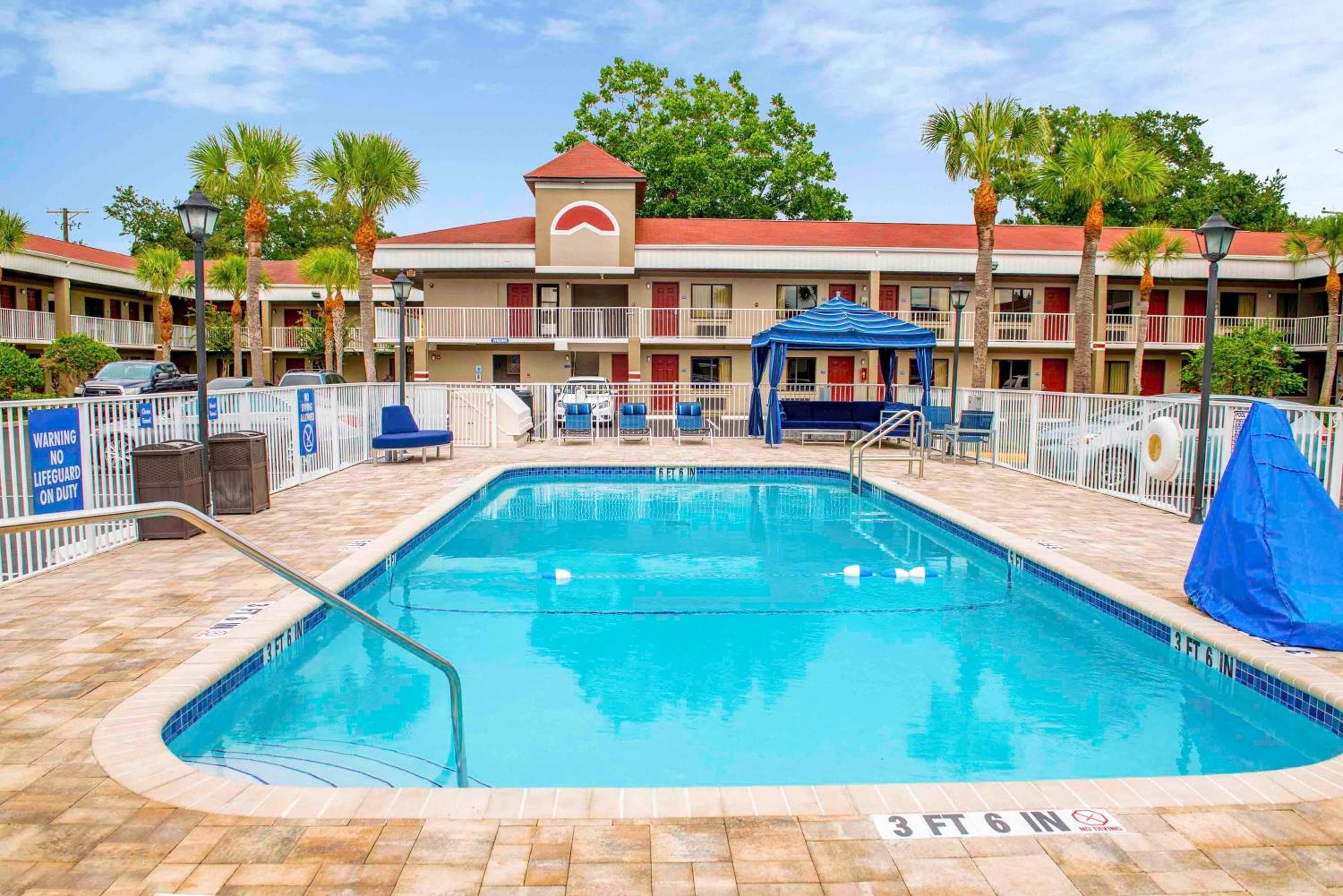 Hotel Süd Tampa & Suiten — 14