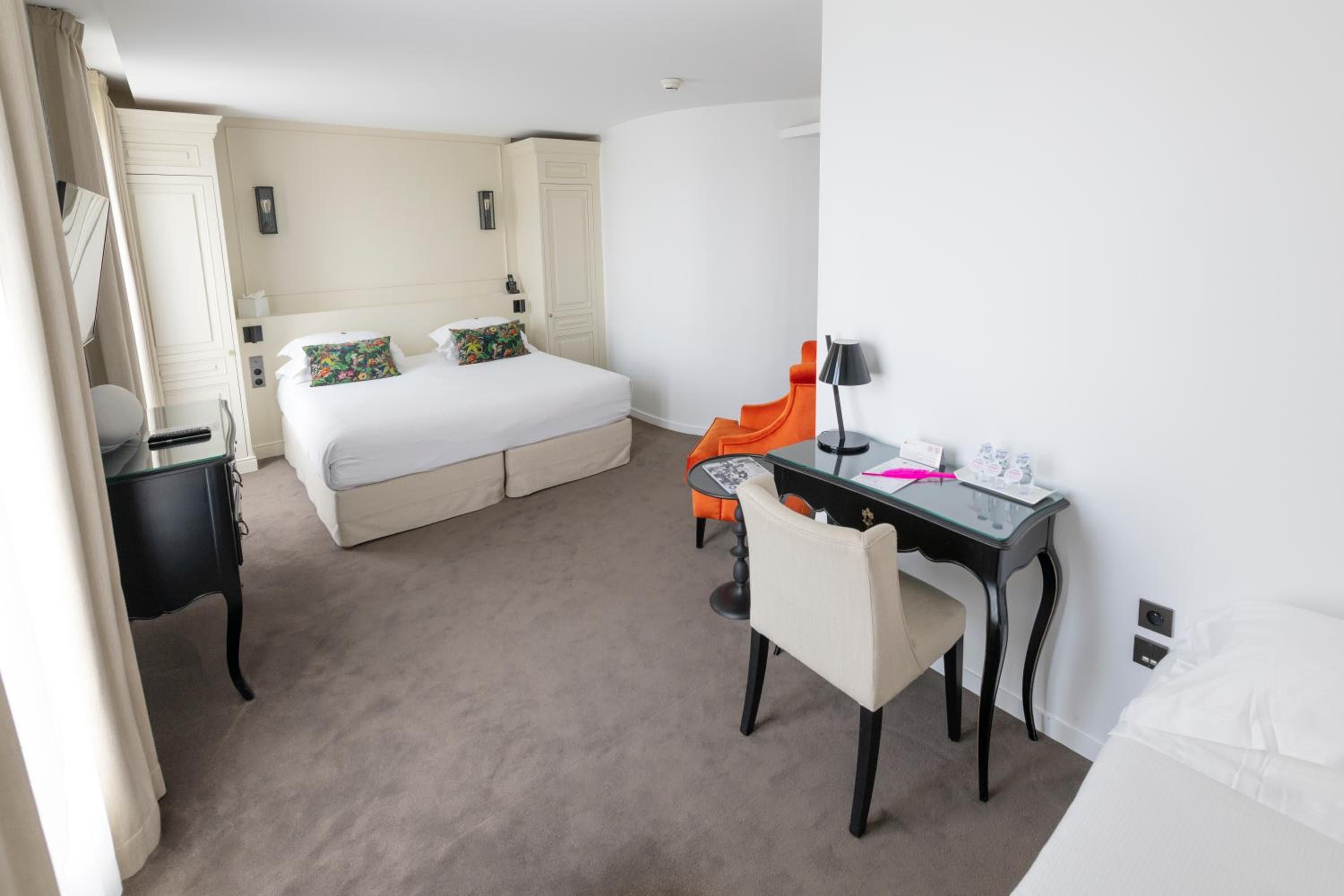 Hotel La Comtesse — 27