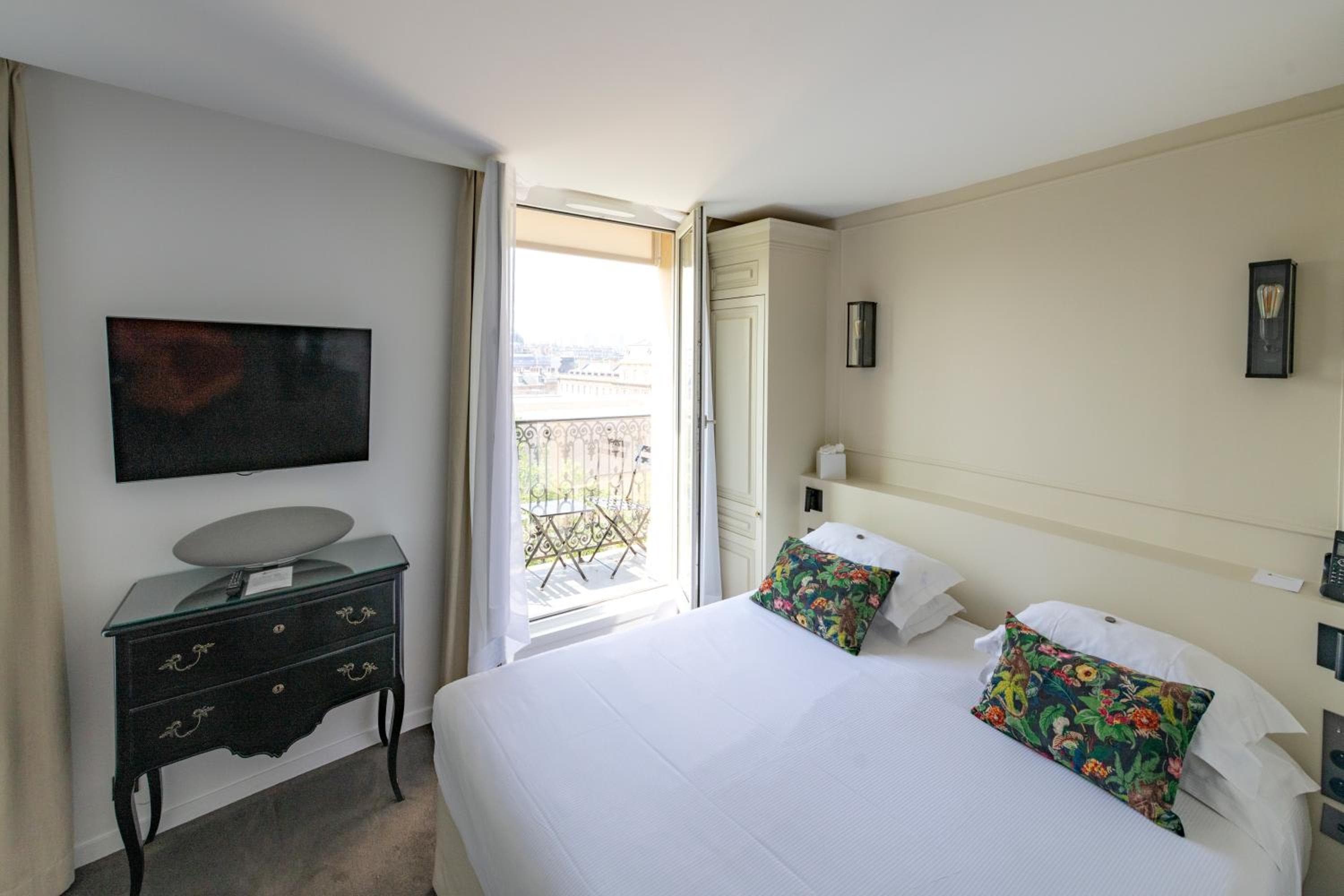 Hotel La Comtesse — 26