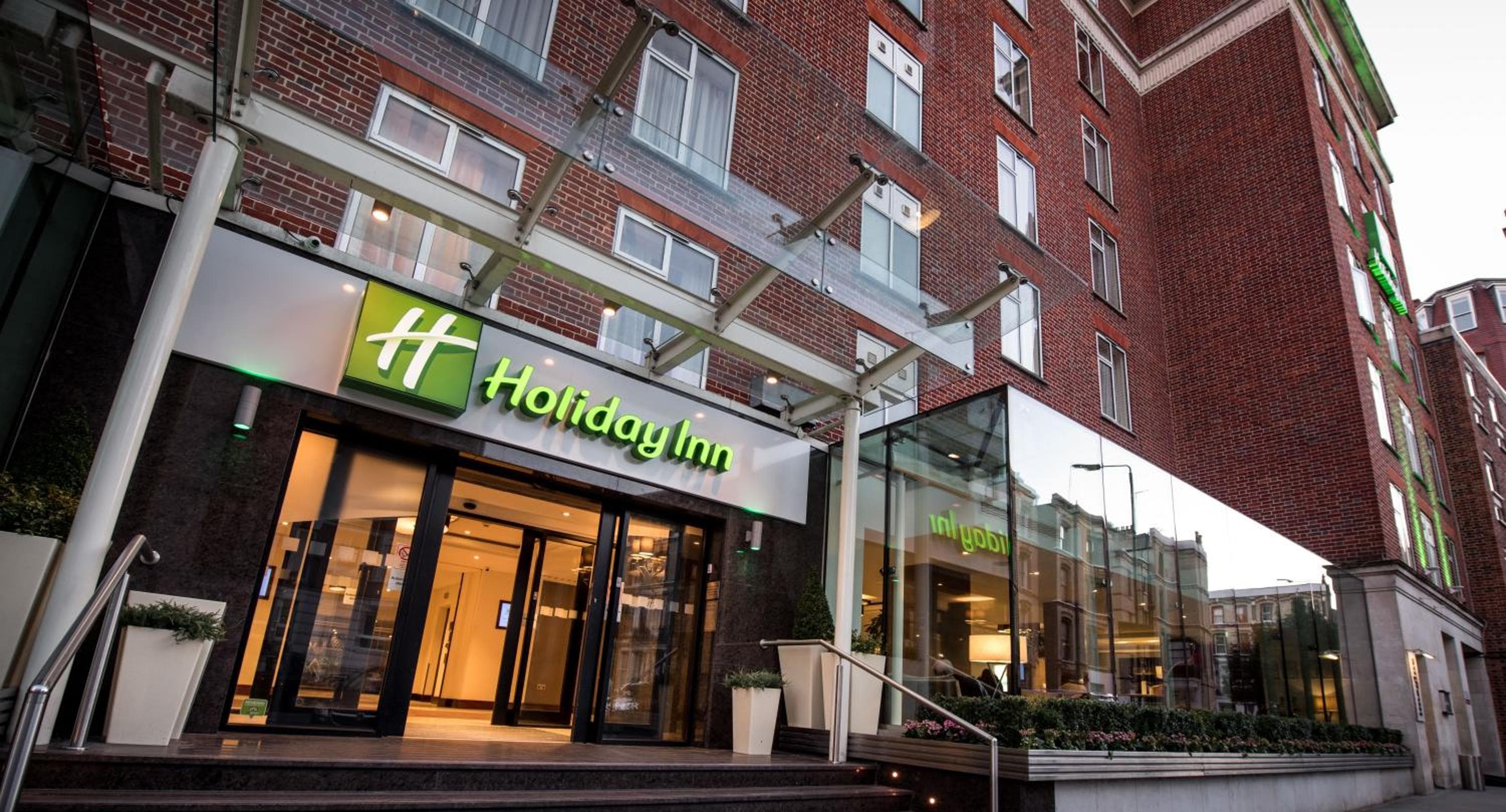 Holiday Inn London Kensington High St. by IHG — 1