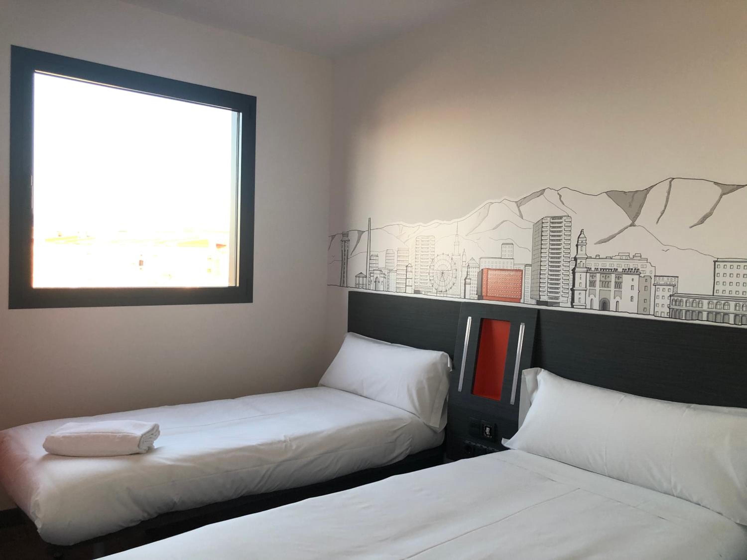 easyHotel Malaga Centro Città — 10