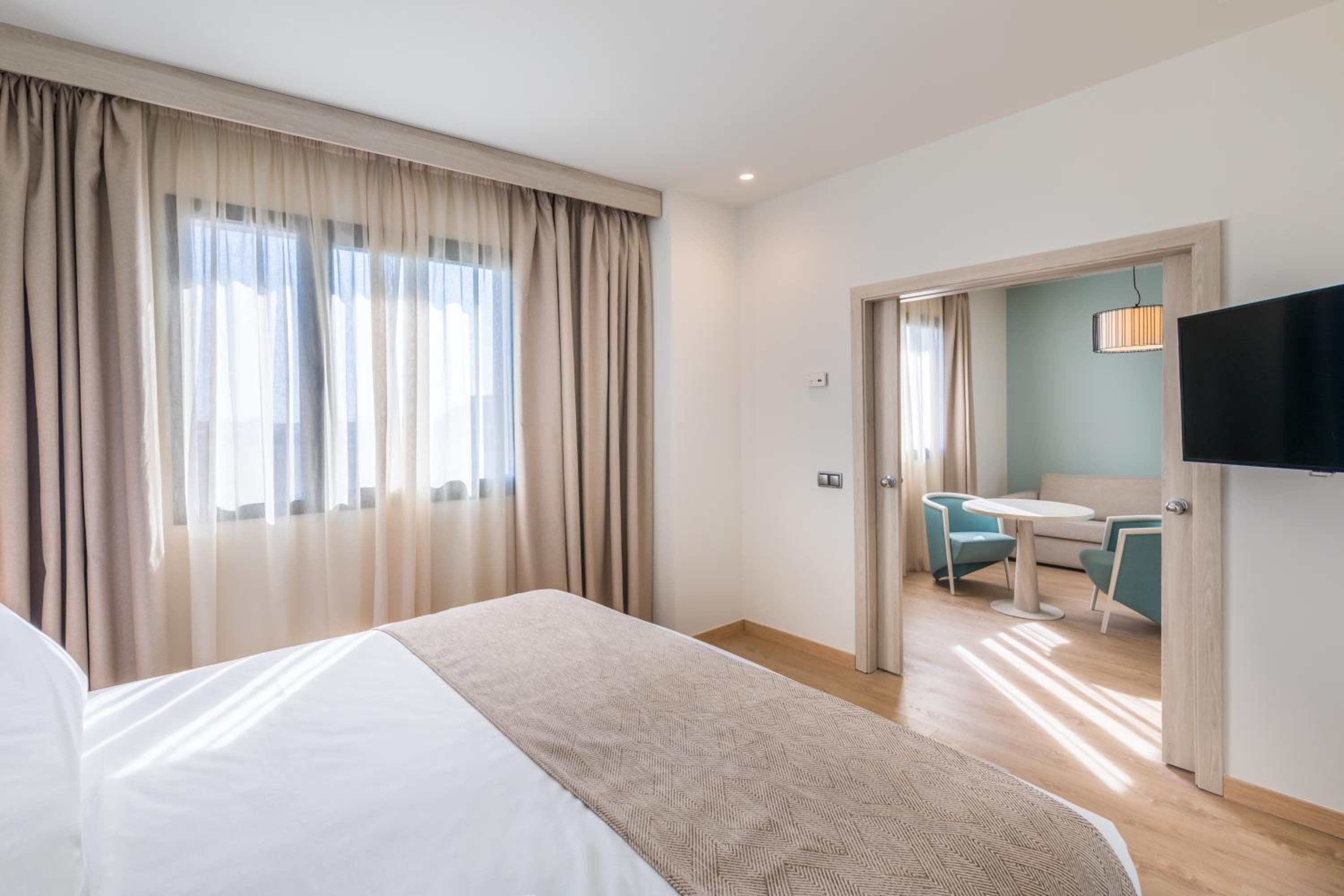 Occidental Sevilla Viapol — 23
