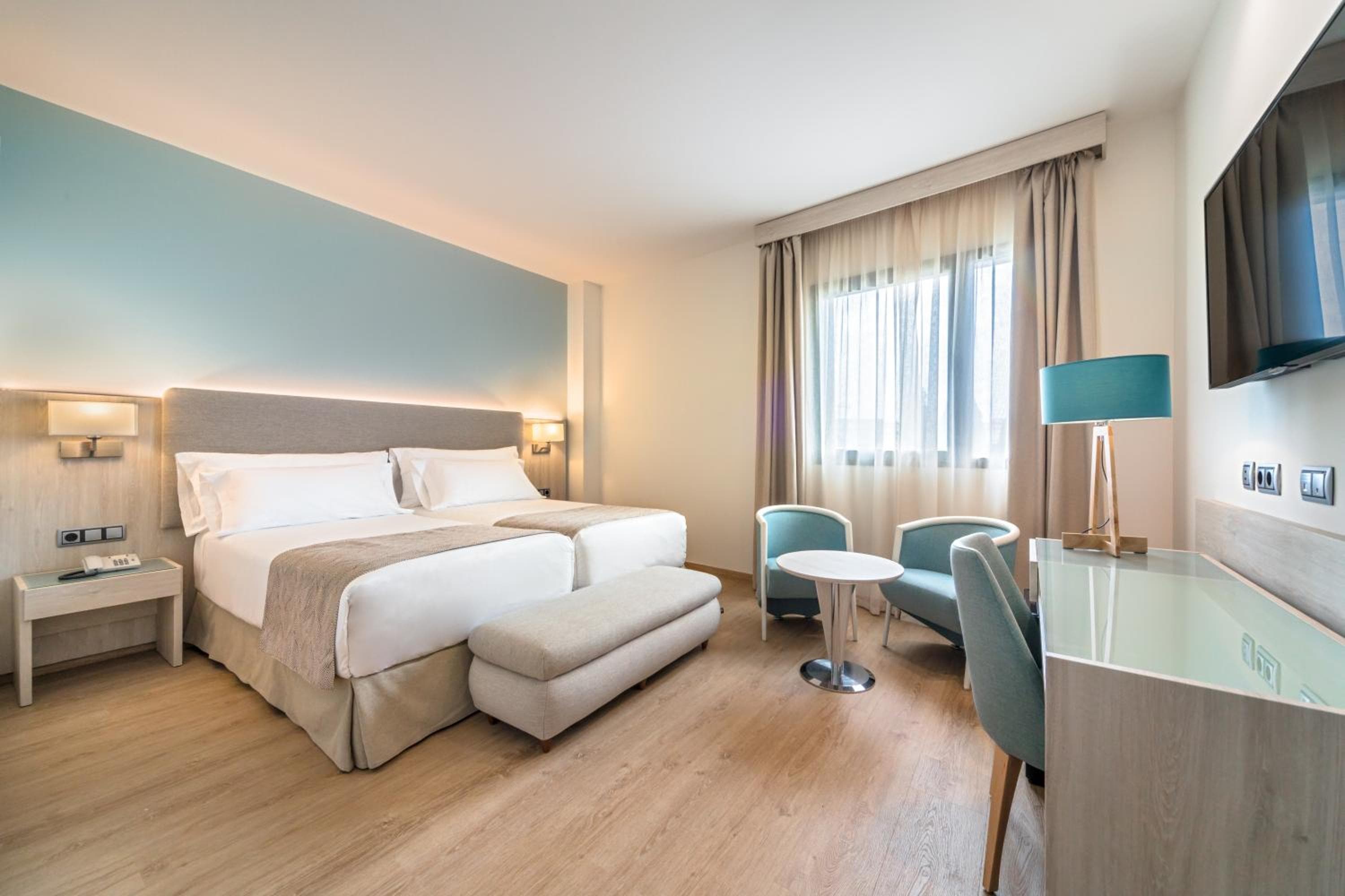 Occidental Sevilla Viapol — 26