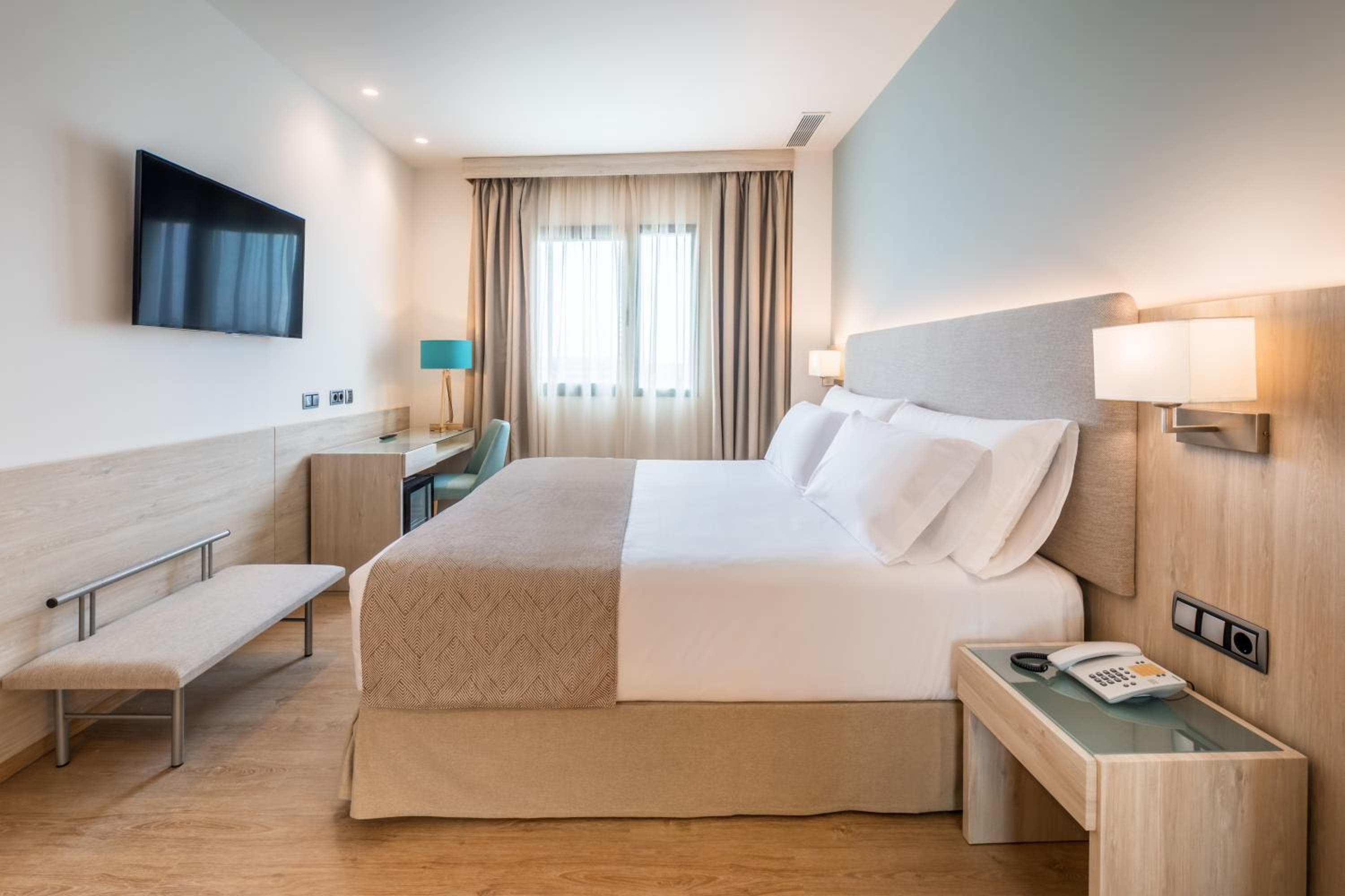 Occidental Sevilla Viapol — 24