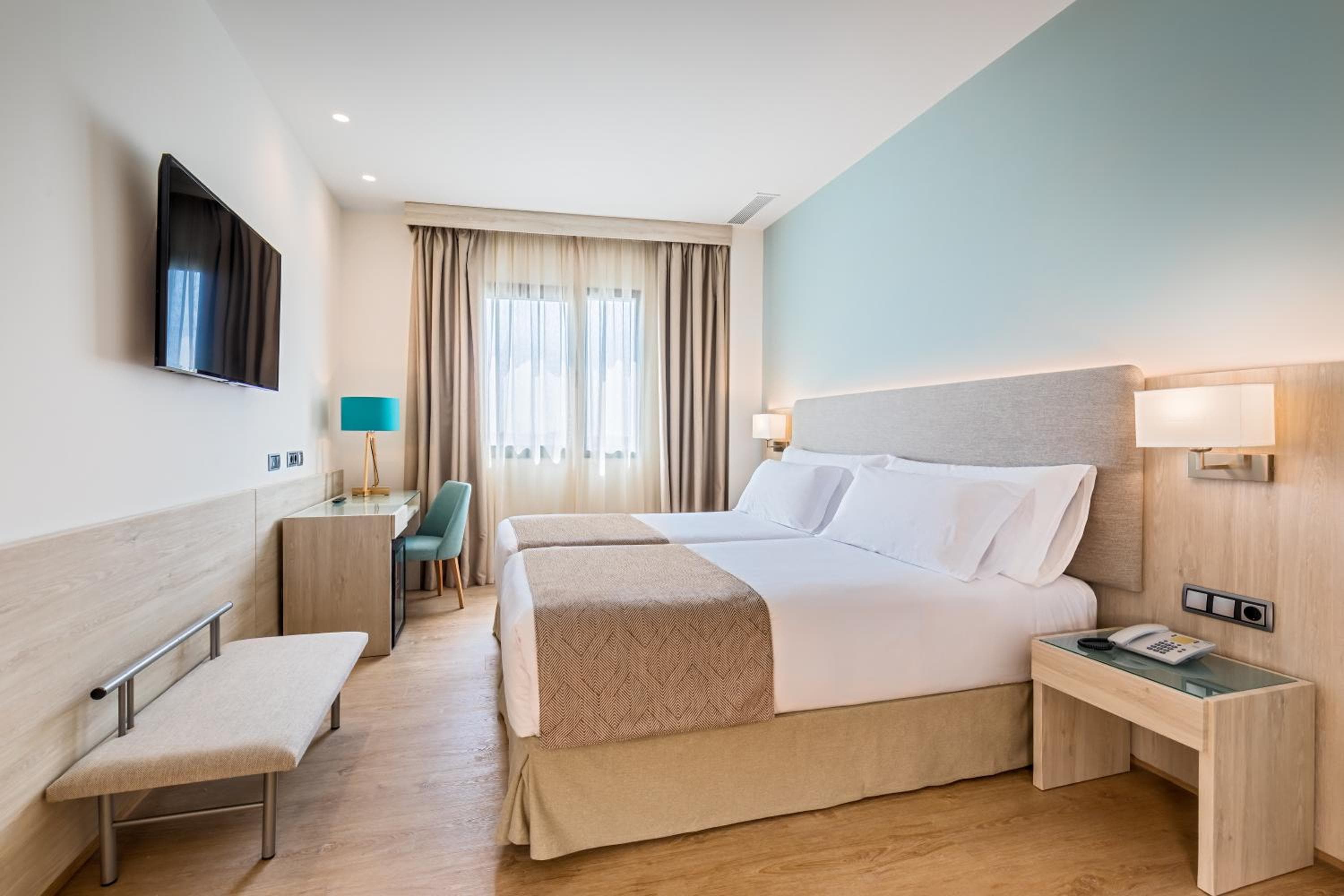 Occidental Sevilla Viapol — 19