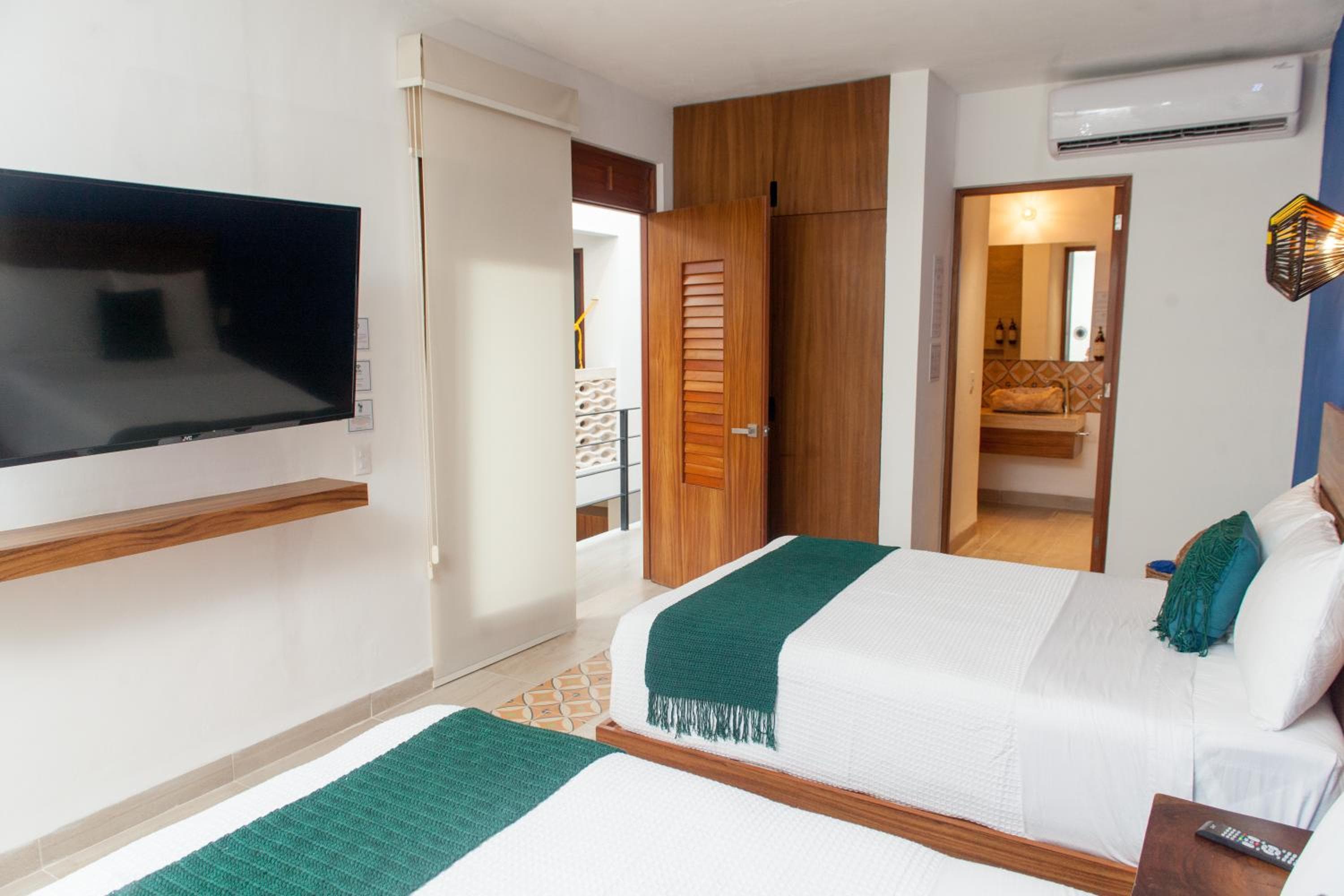 Latino Hotel Boutique — 14