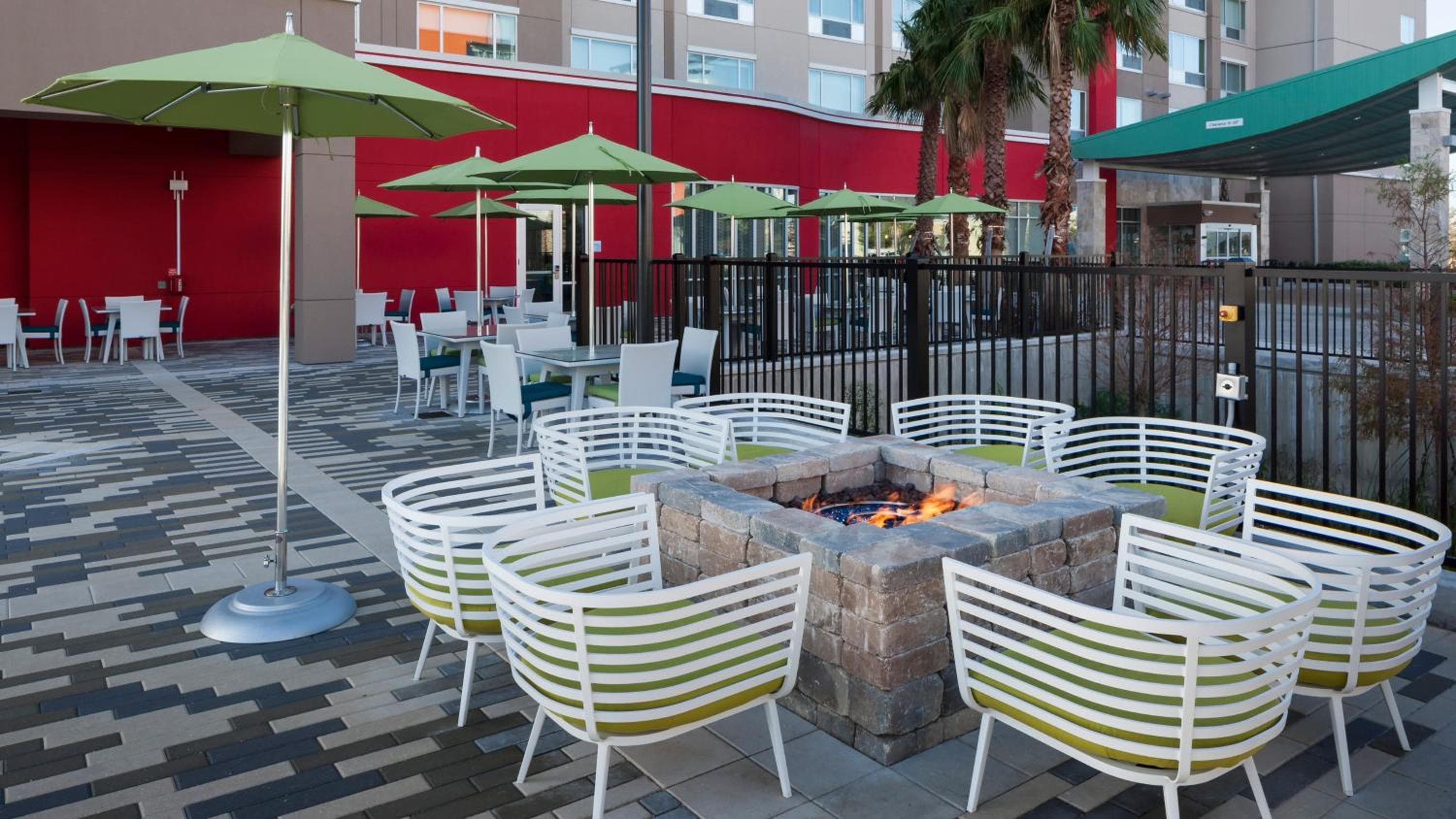 Holiday Inn Express & Suites Orlando At SeaWorld by IHG - With Free Shuttle Service to SeaWorld Parks — 10