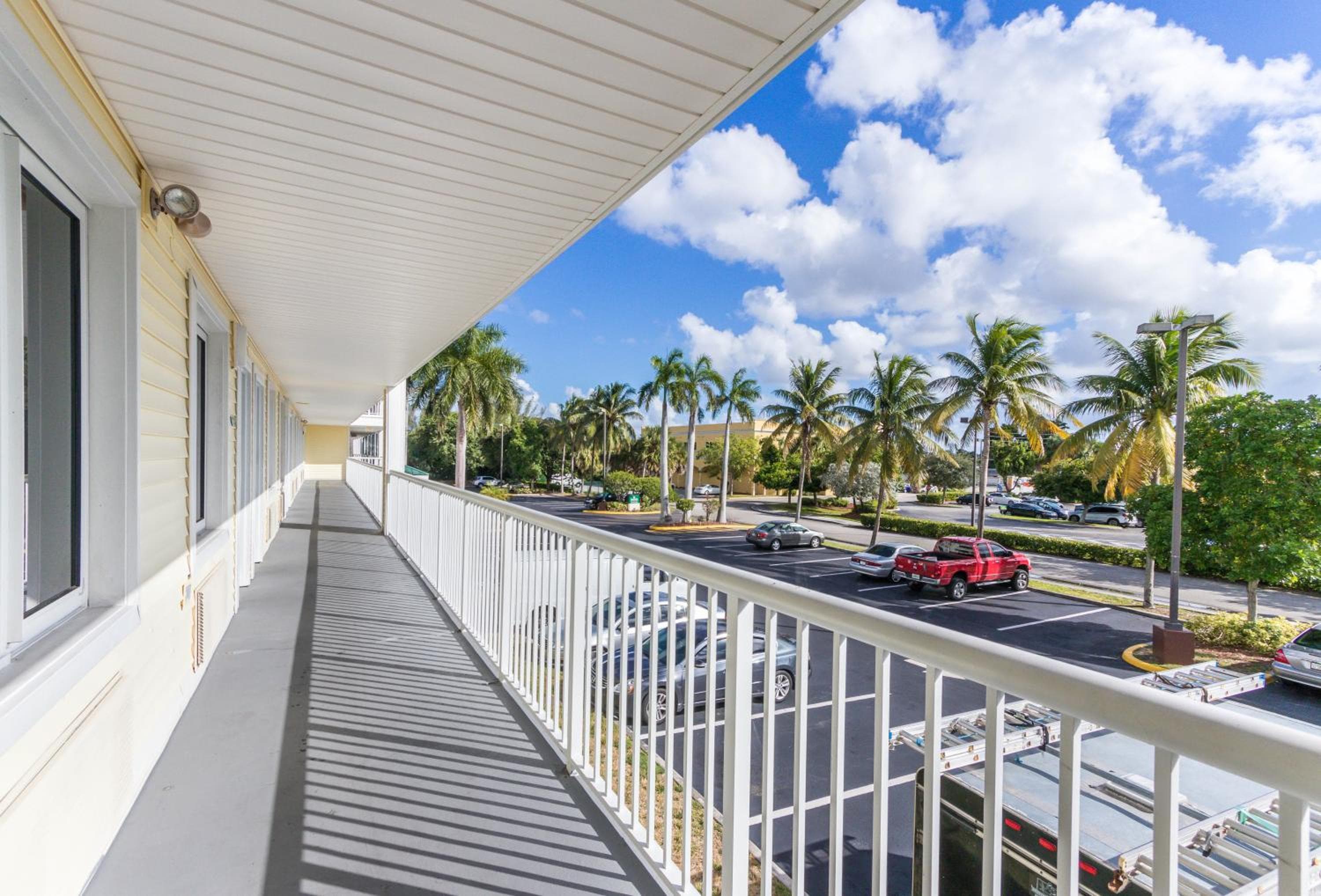 InicioTowne Studios de Red Roof Fort Lauderdale — 5