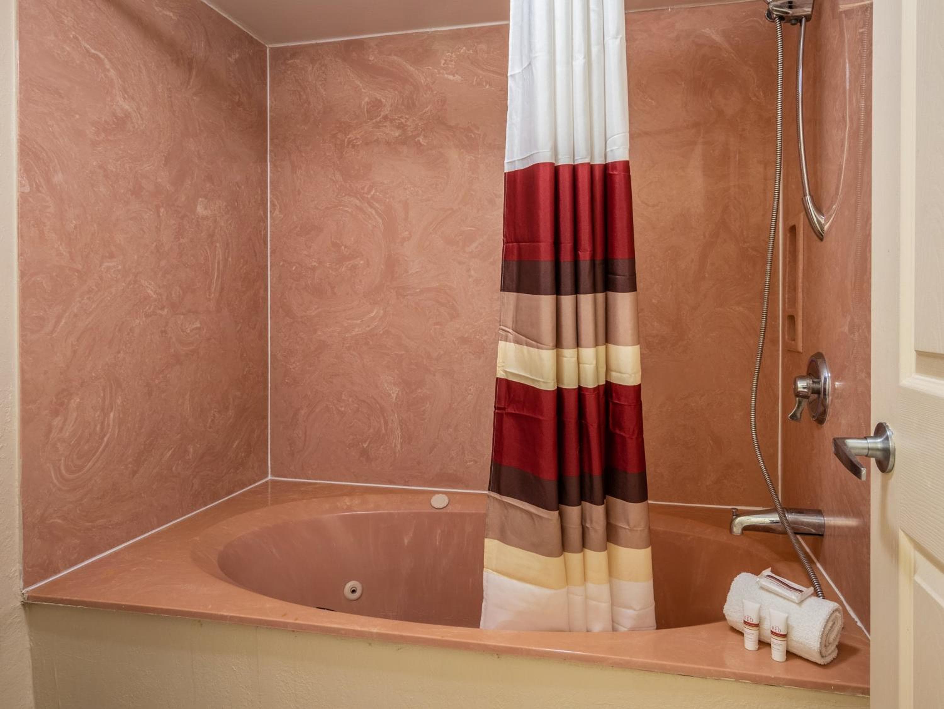 Red Roof Inn Orlando Sur - Florida Mall — 26