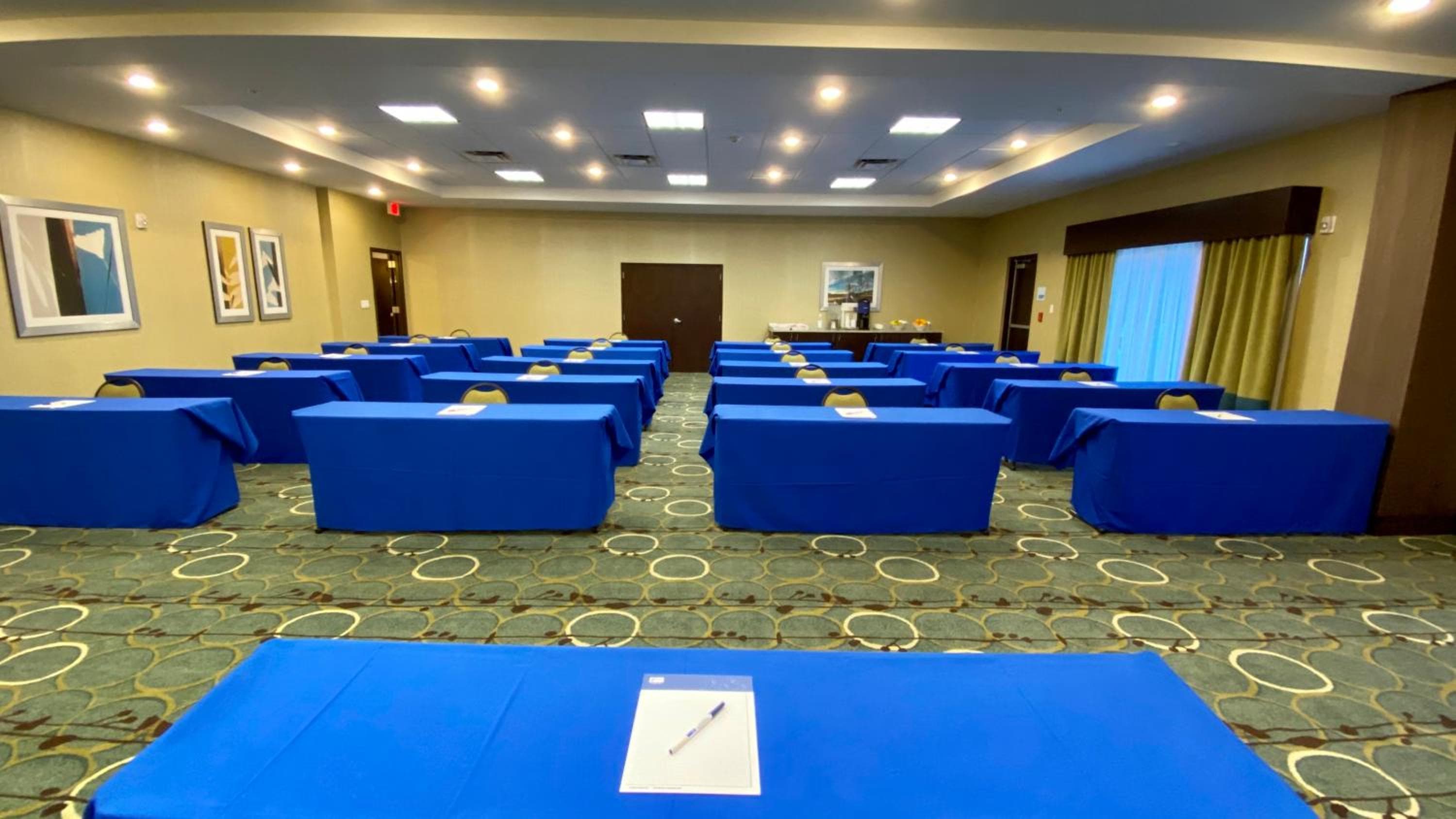 Holiday Inn Express Hotel & Suites Orlando East-UCF Area by IHG — 13