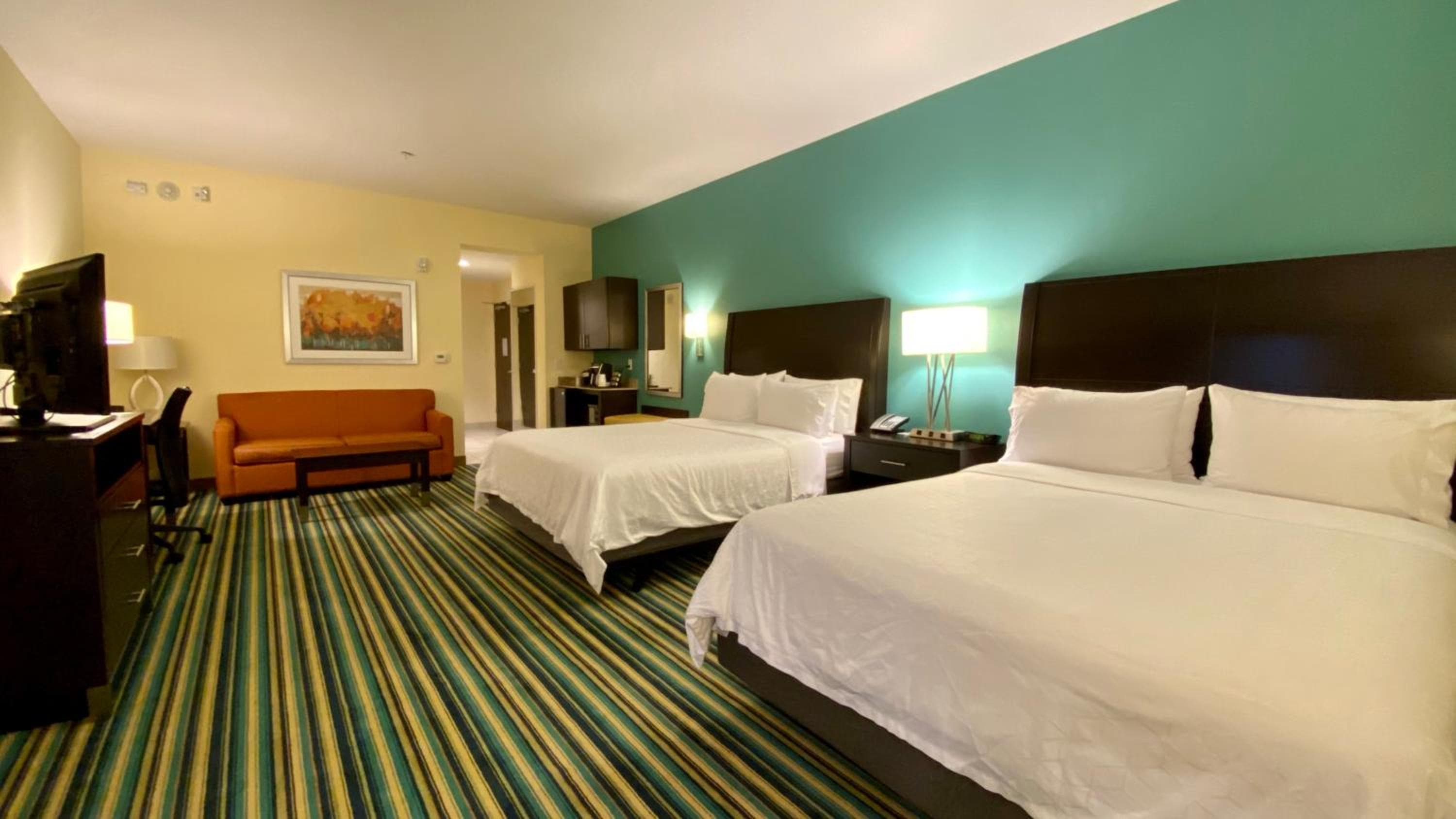 Holiday Inn Express Hotel & Suites Orlando East-UCF Area by IHG — 4