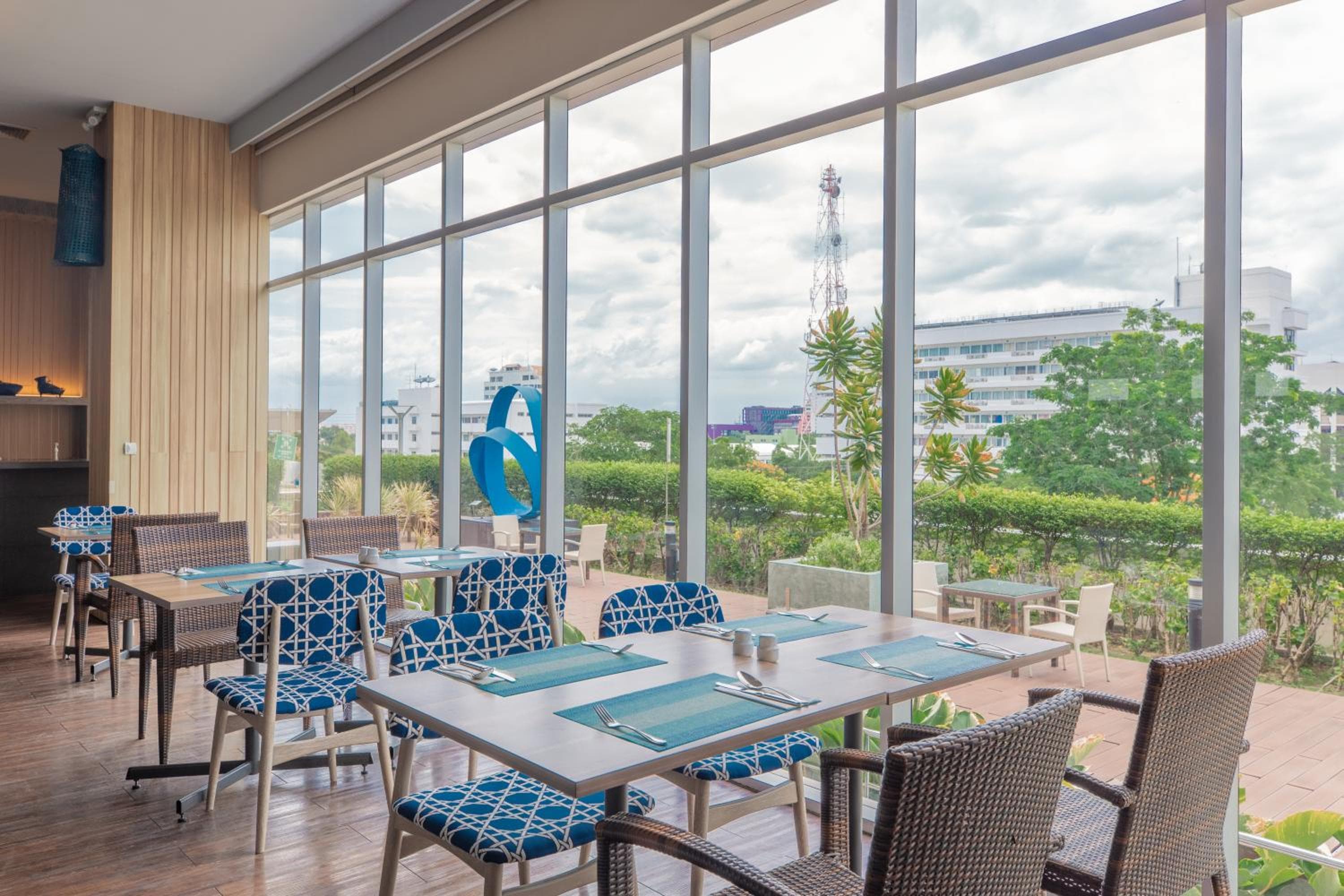 Centara Life Government Complex Hotel & Convention Centre Chaeng Watthana — 14