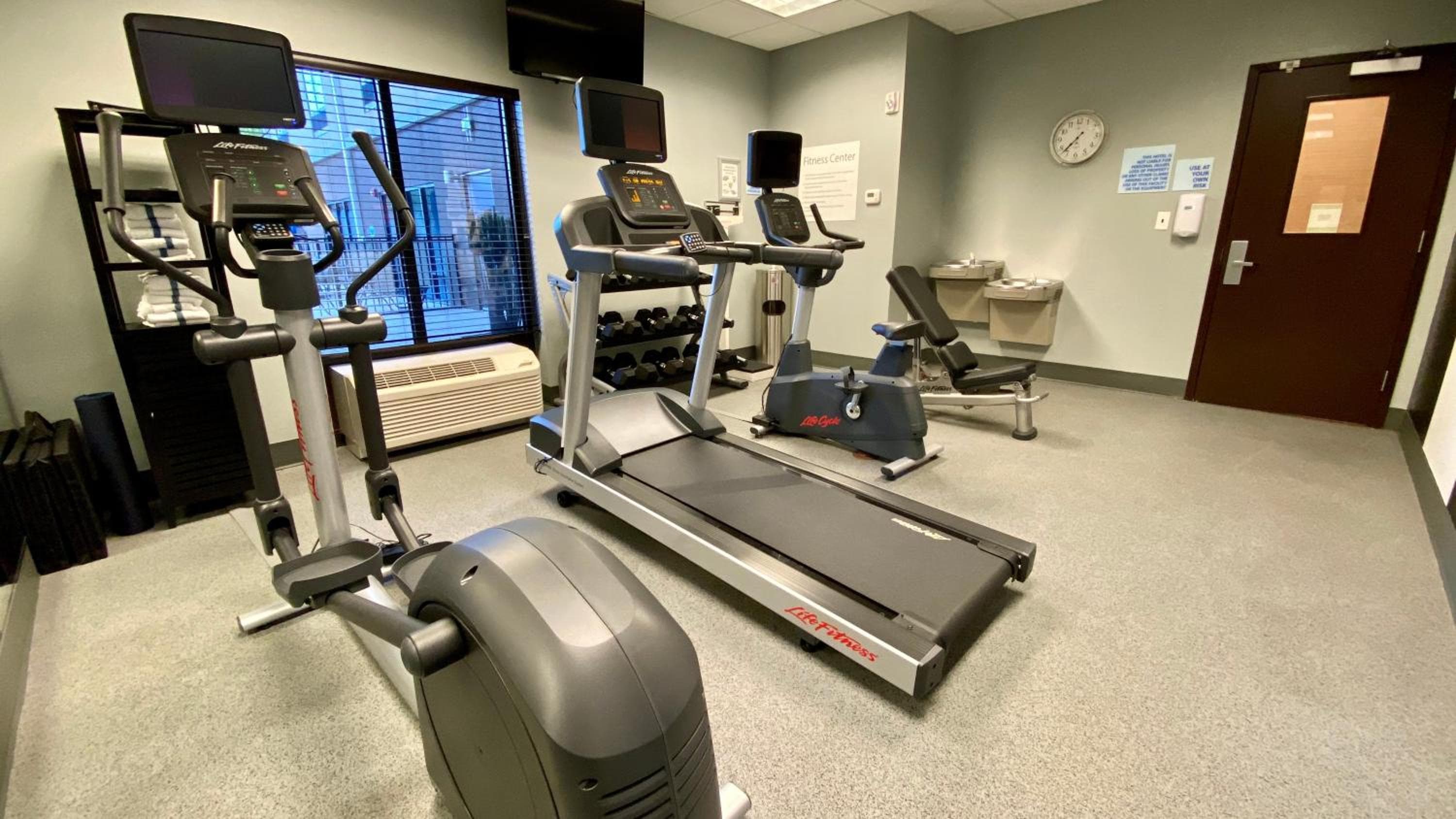 Holiday Inn Express Hotel & Suites Orlando East-UCF Area by IHG — 16